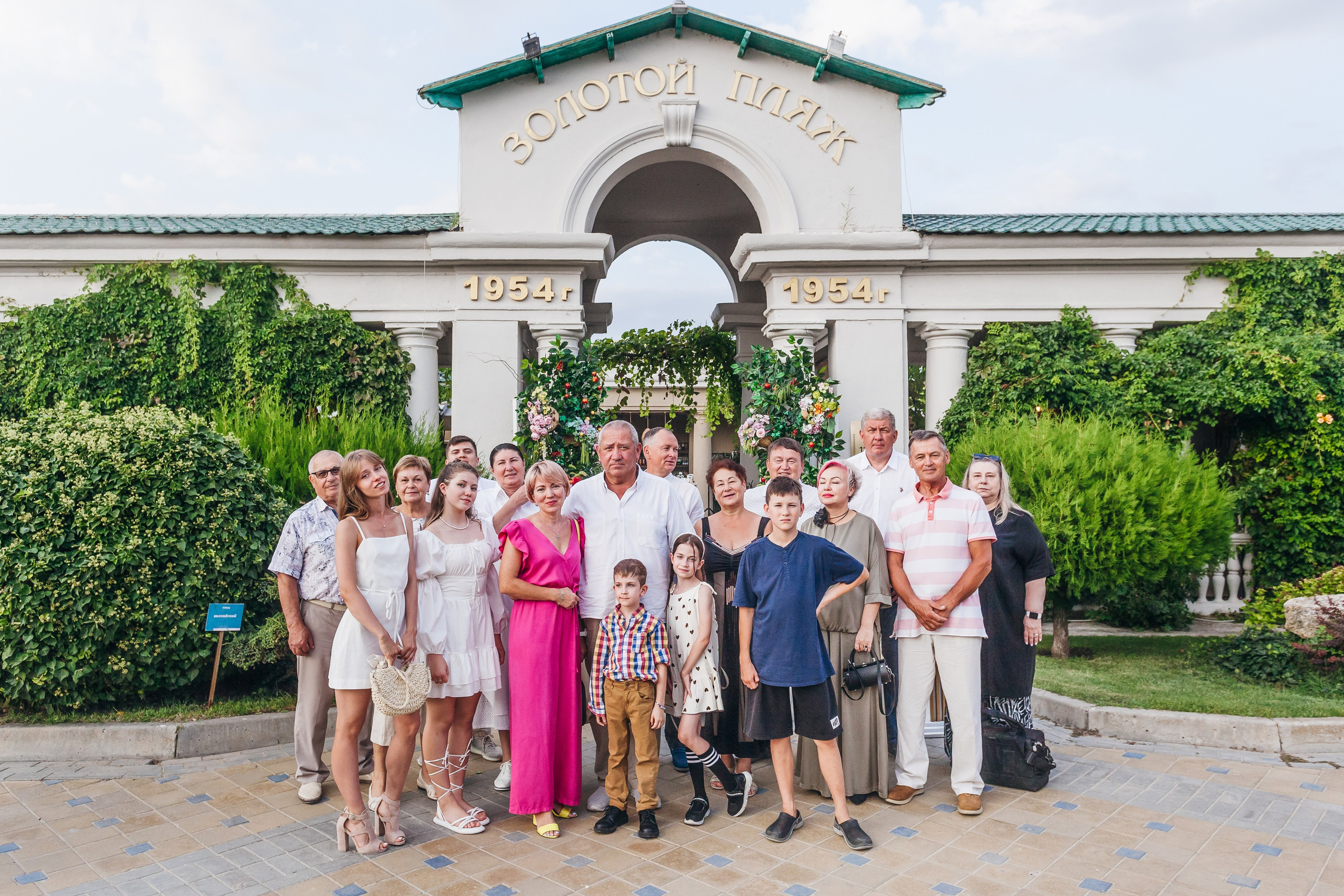 День рождение в уютном ресторане. Фотограф Денис Денисов