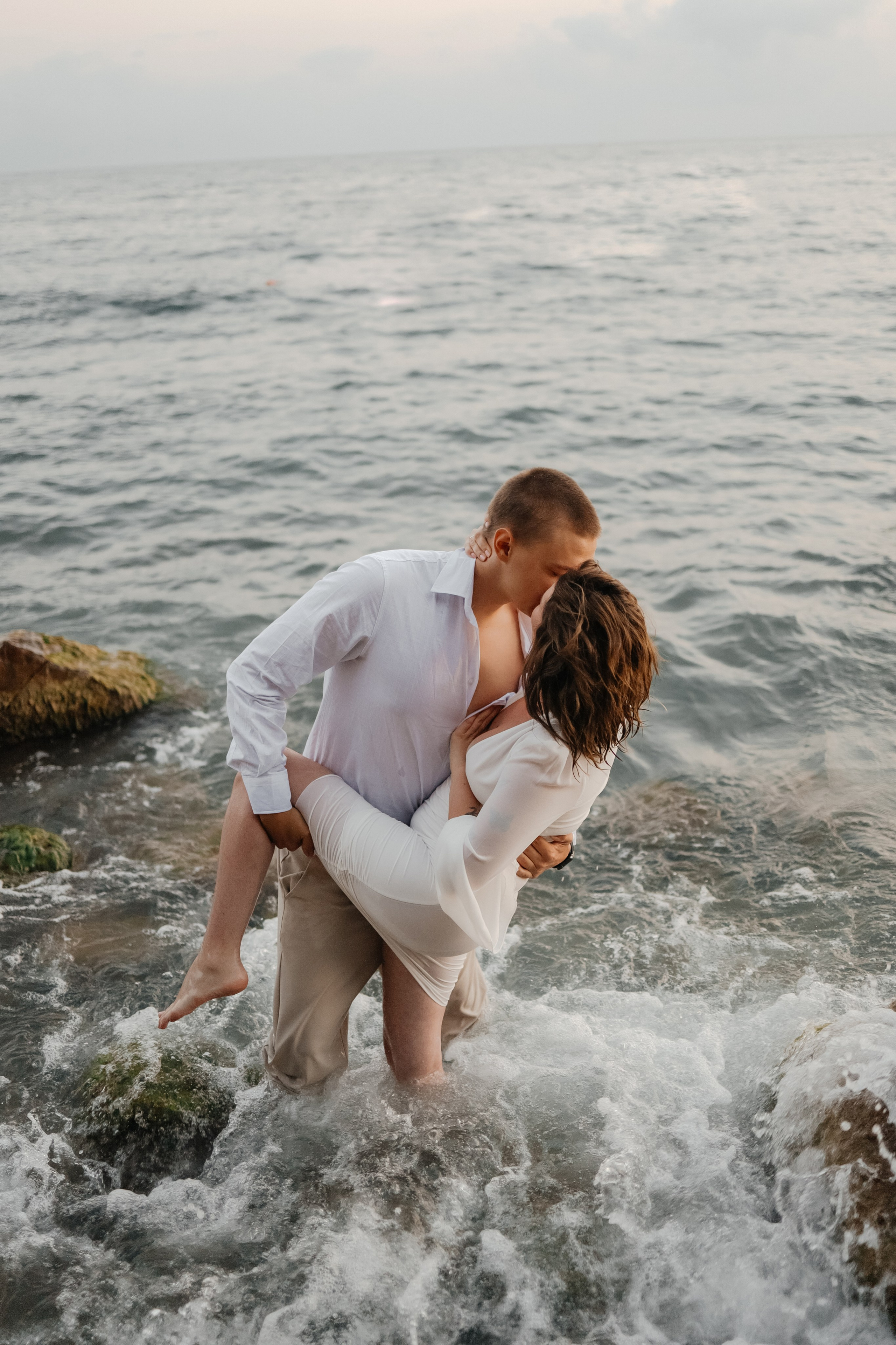 История любви на живописных скалах. Семейный и портретный фотограф в Геленджике Любовь Бодрова