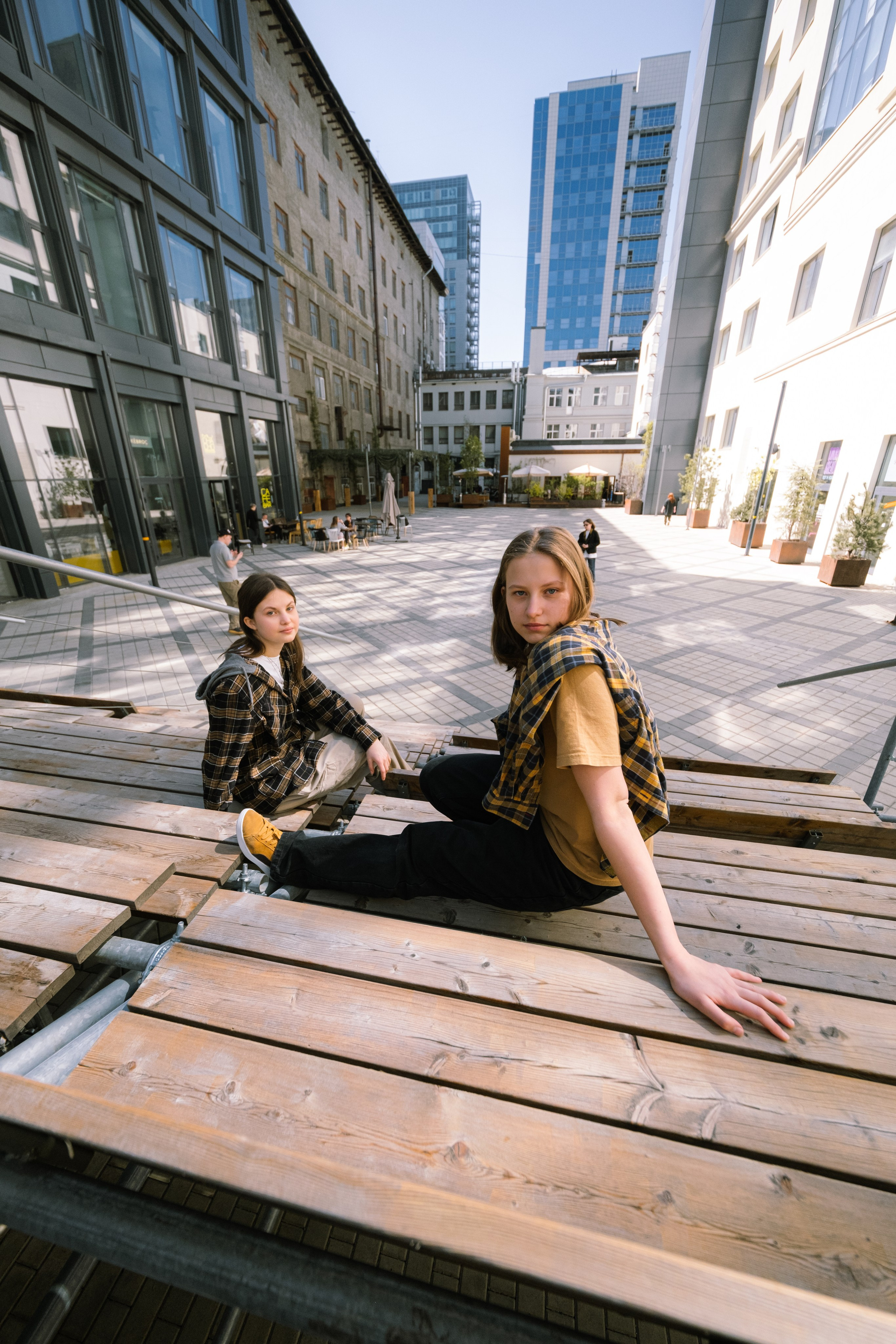 QSC 24. LIYALEE PHOTO