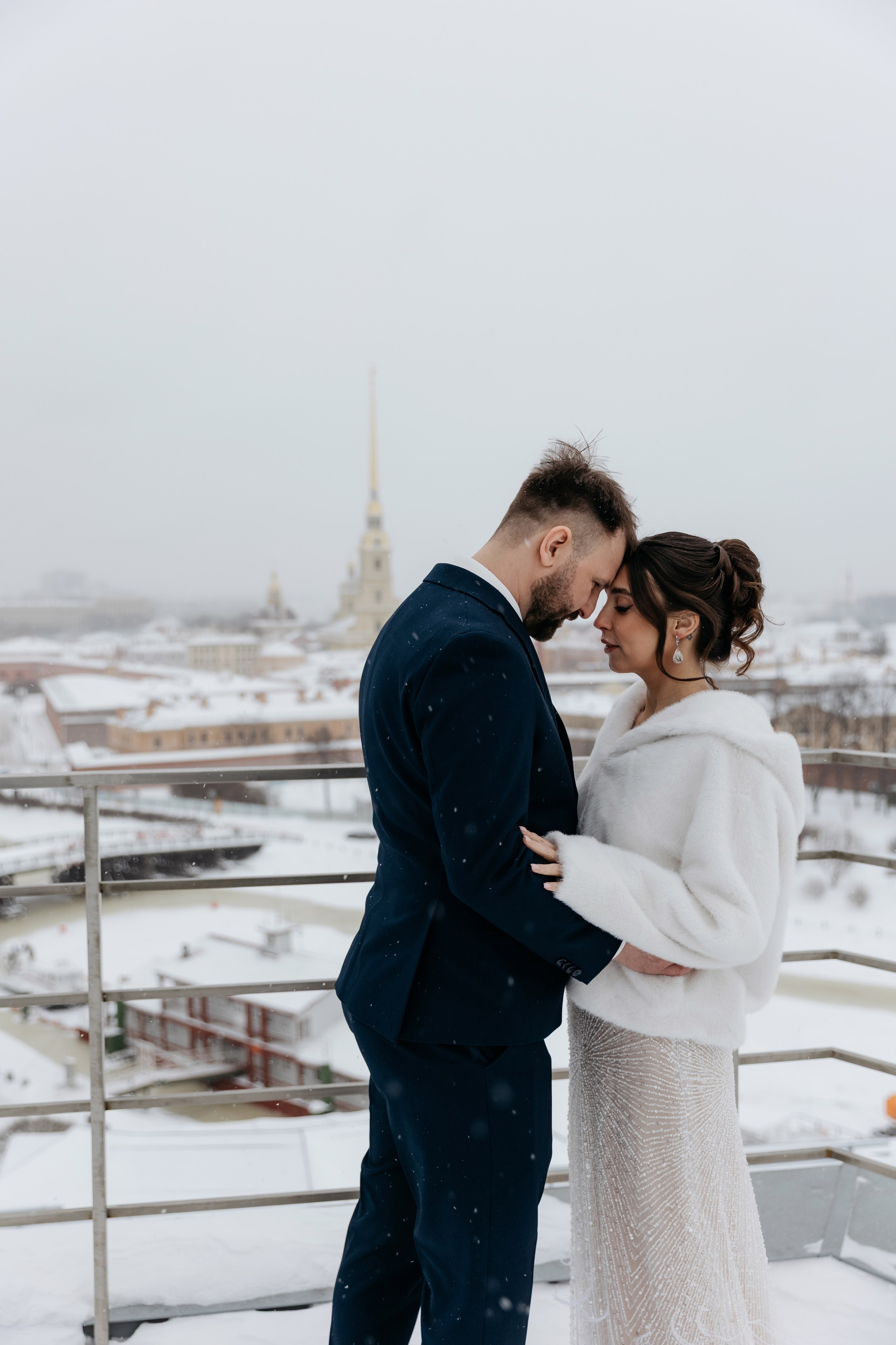 Зимняя свадебная фотосессия в Петербурге