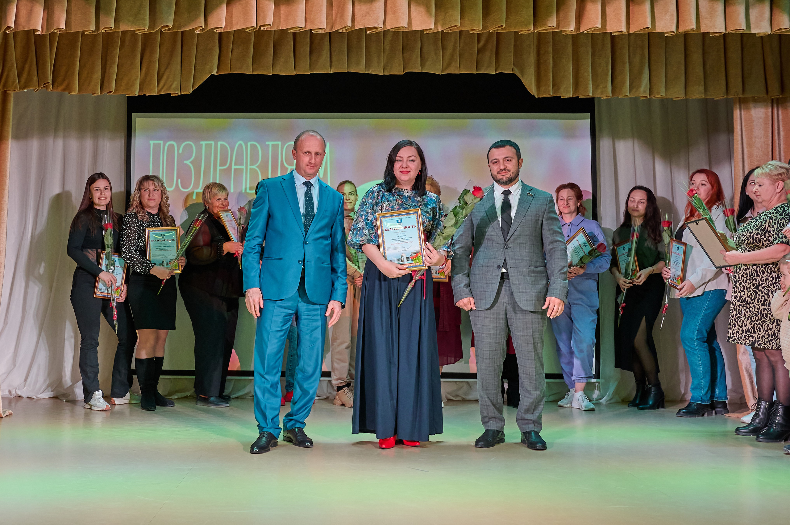 8 марта Виноградный. Жизнь курорта Кабардинка в фотографиях