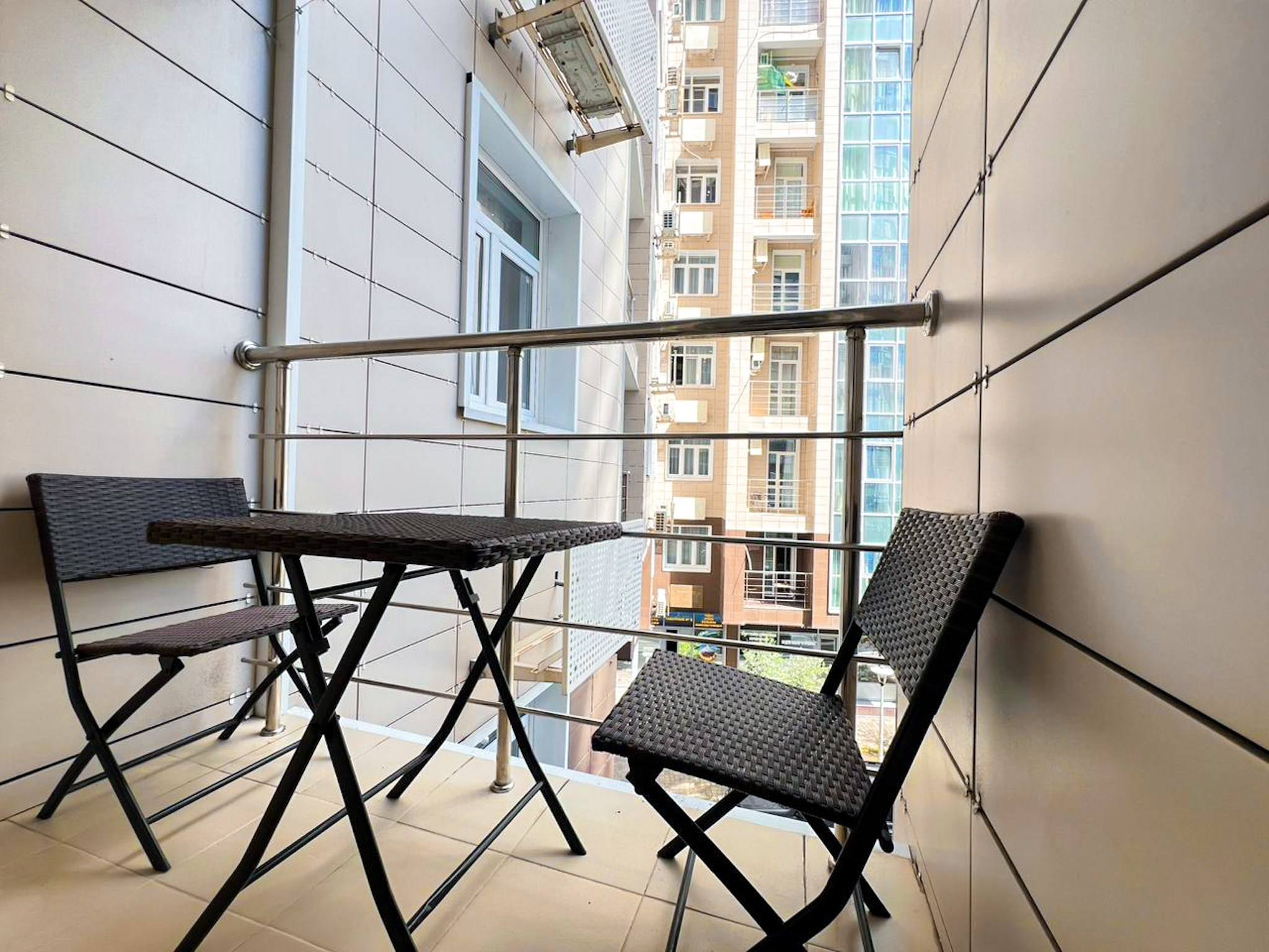 Просторная, уютная квартира с балконом в ж/к Посейдон, в 100 м от моря. Квартиры посуточно, длительно в Сочи, LARA APART GROUP