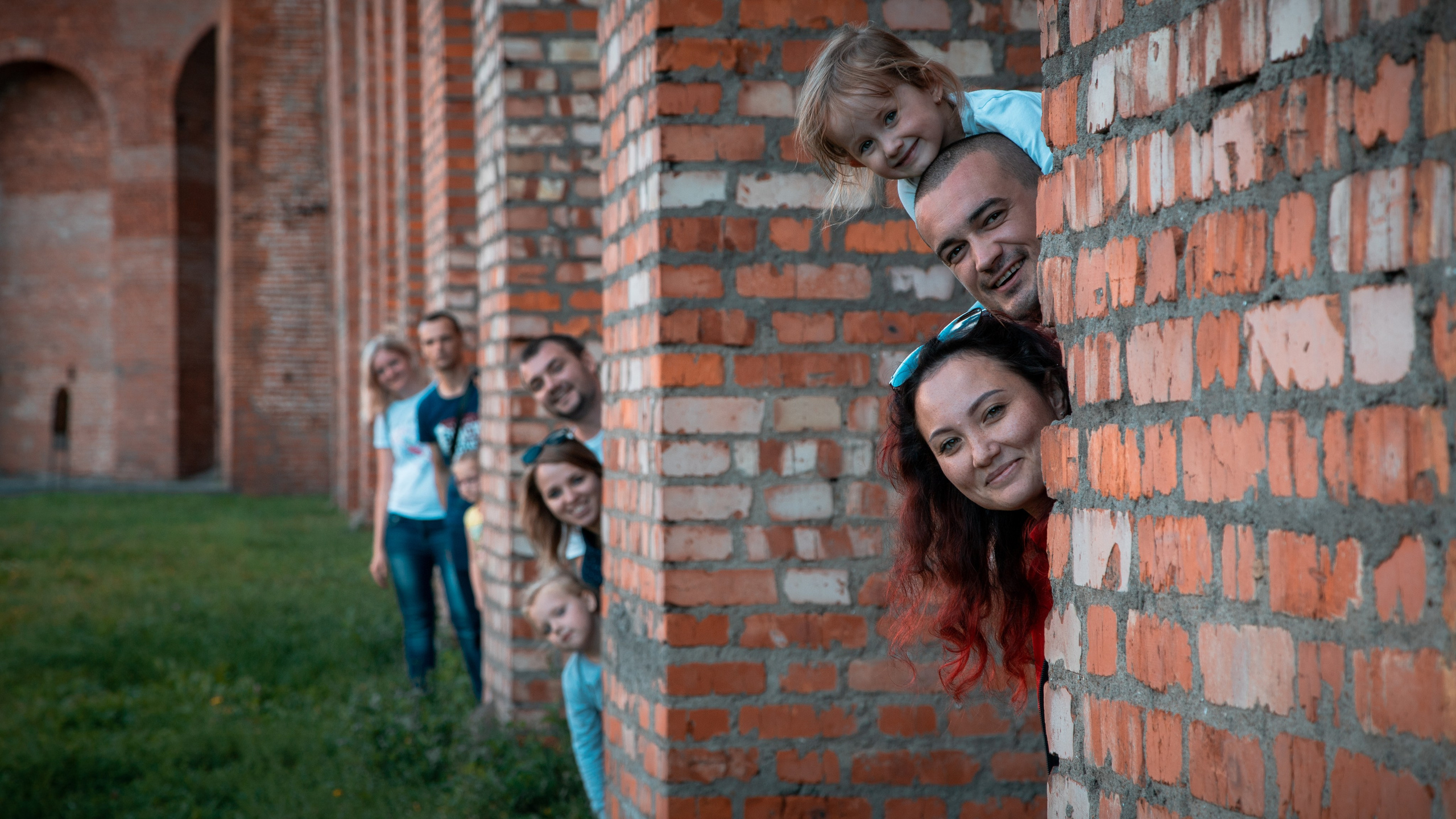 Большая компания. Команда фотографов и дизайнеров в Егорьевске