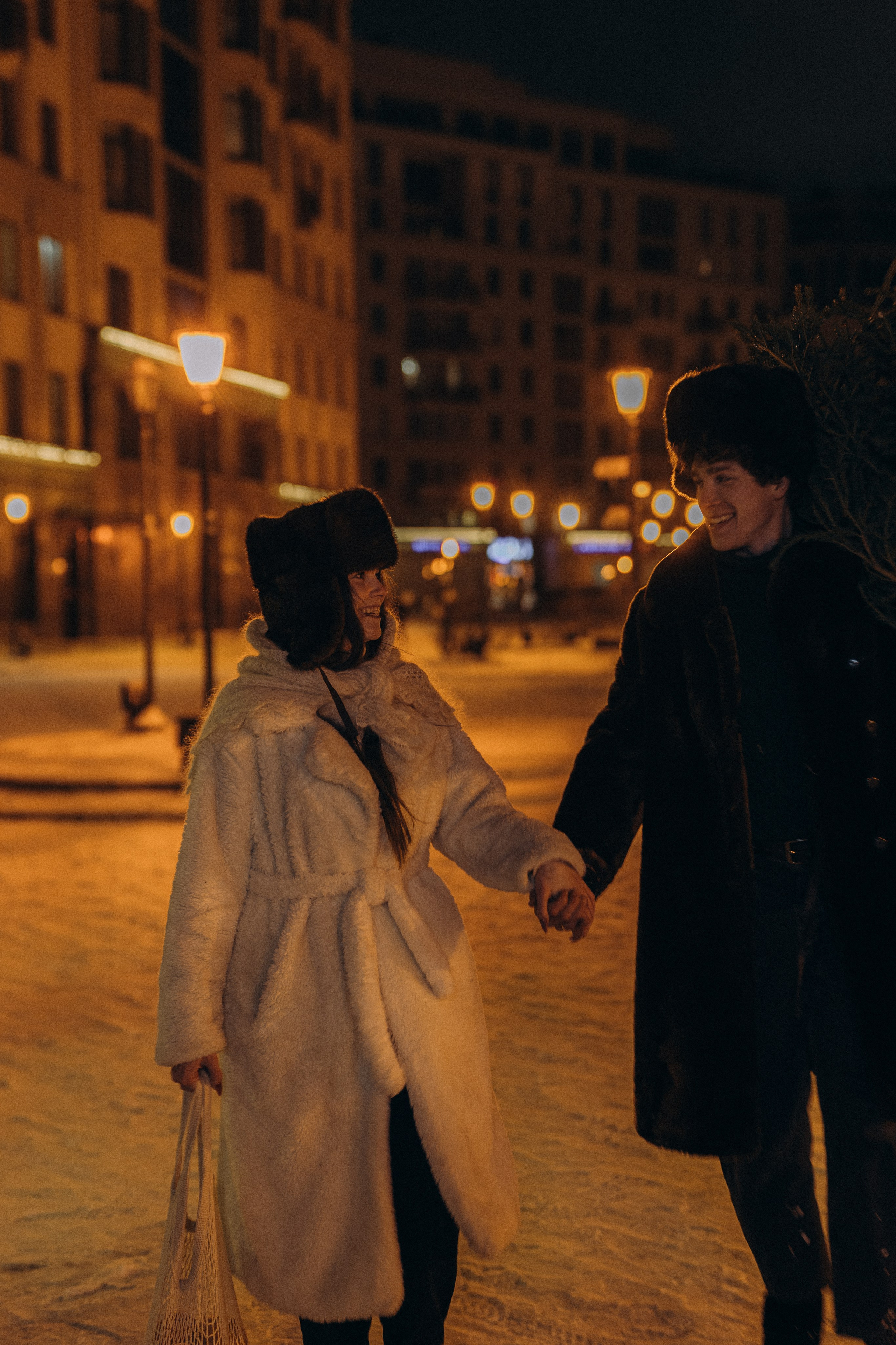 НОВОГОДНЯЯ ПРОГУЛКА ПАРЫ ПО ЧЕРНЫШЕВСКОЙ ПЕРЕД НОВЫМ ГОДОМ. Профессиональный фотограф, Санкт-Петербург — Виктория Богомолова