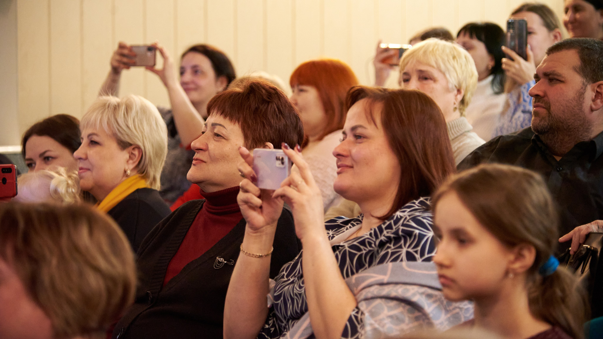 Концерт к международному женскому дню. [fXph] Фотограф Масликов Илья. Съёмка мероприятий в Ленинске-Кузнецком