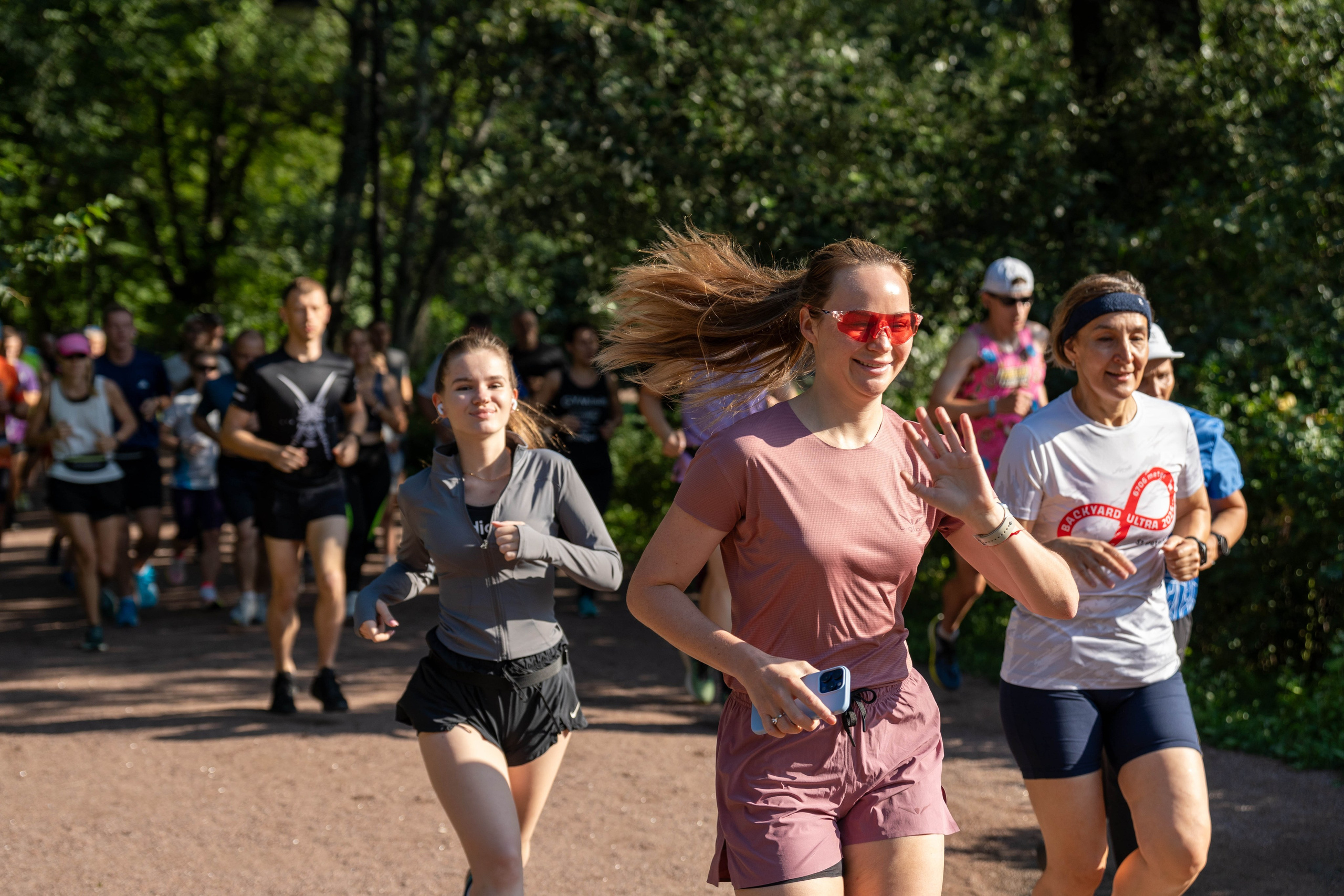 Участники утреннего забега «5 вёрст» в парке Победы, спортивный фотограф Санкт-Петербург