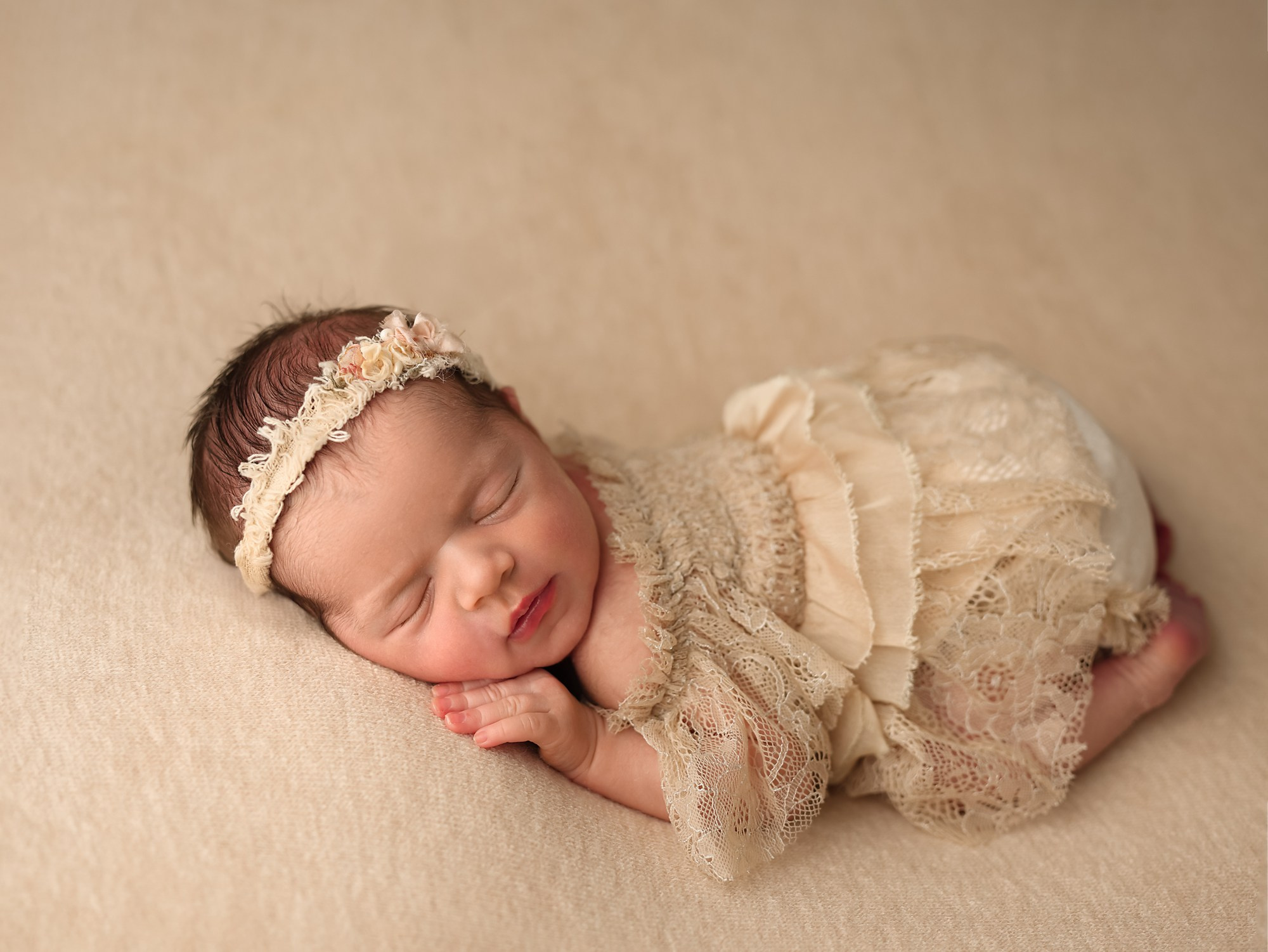 Newborn. Фотограф новорождённых в Казани Нейля Гильмутдинова ньюборн