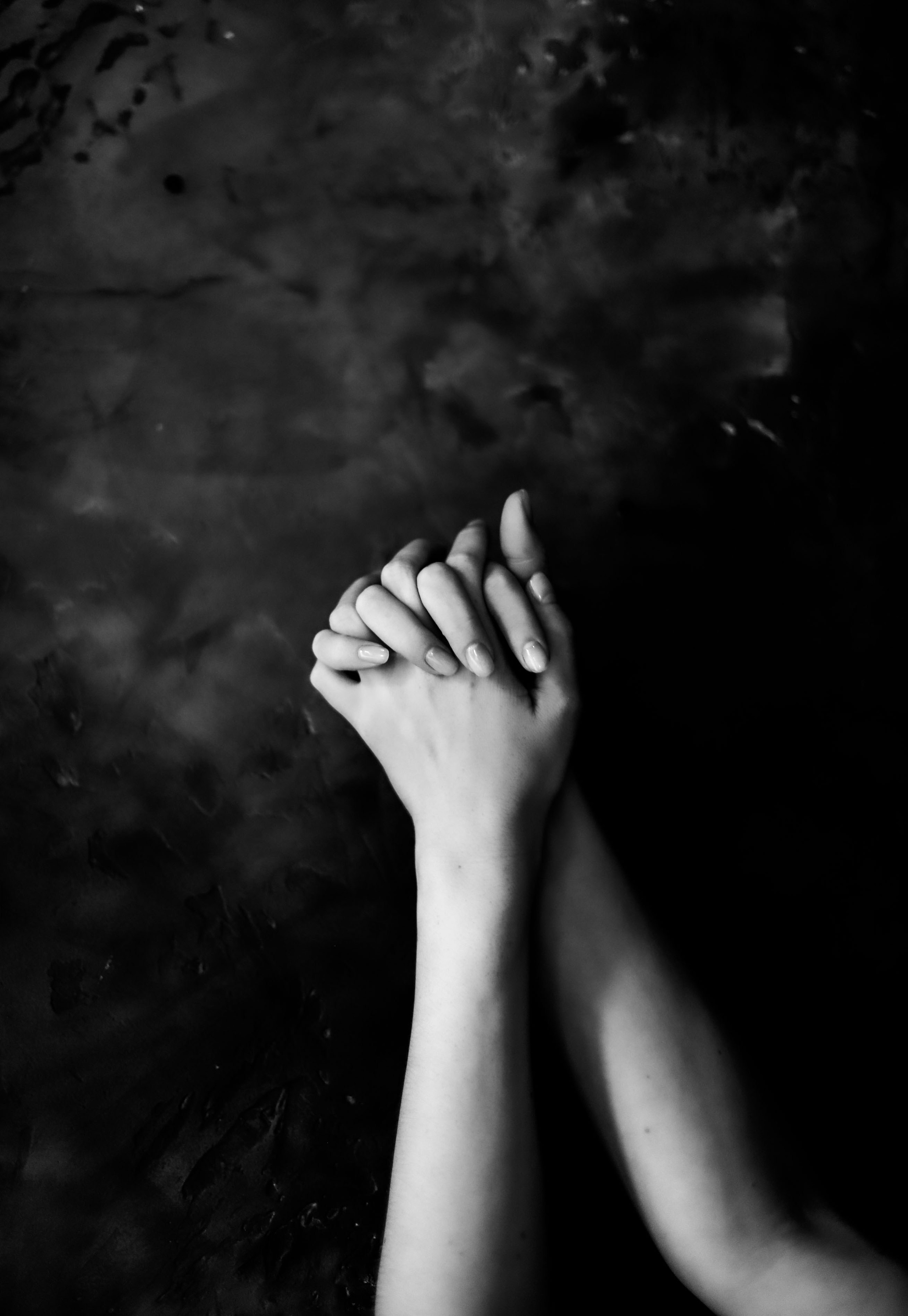 Черно-белая художественная фотосессия в студии с мягким светом, портретный фотограф Ирина Подборская, Санкт-Петербург