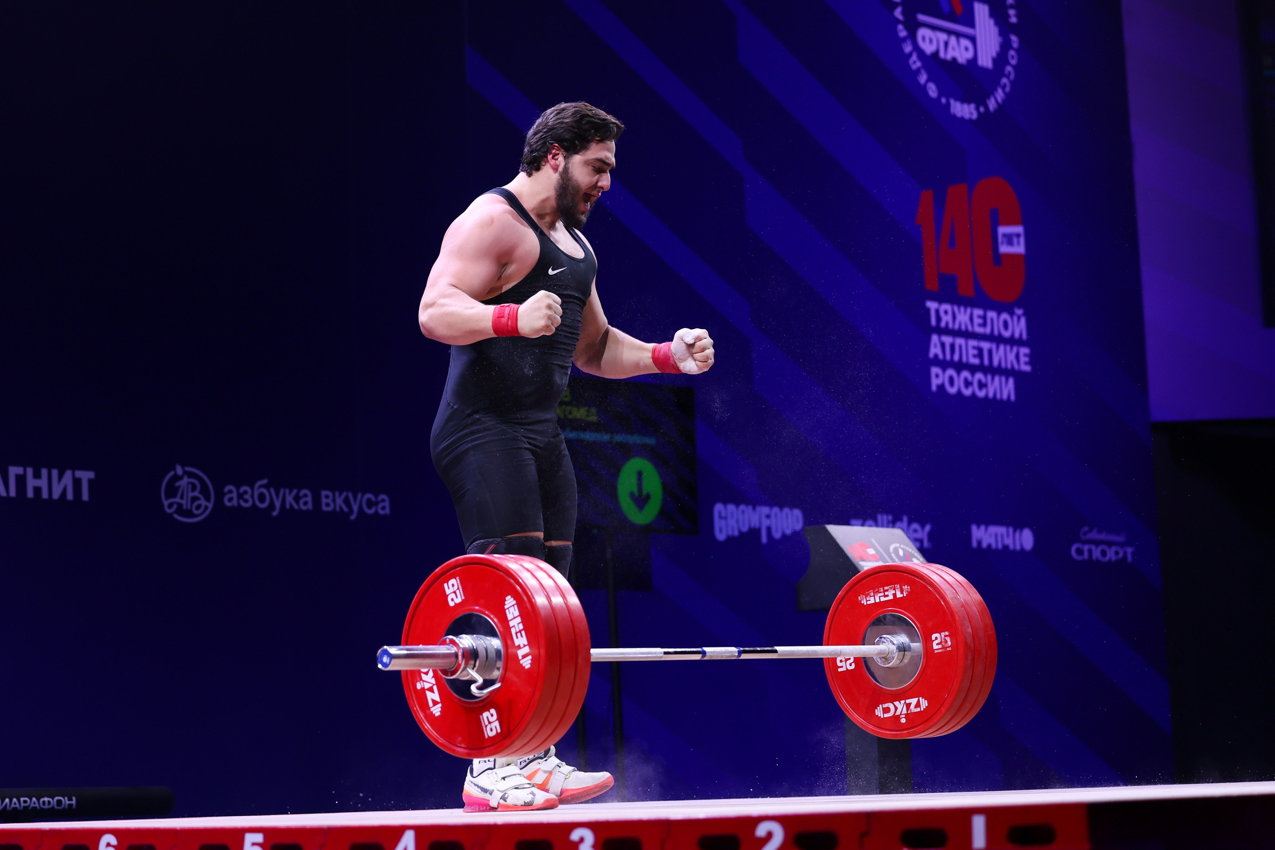 Чемпионат России по тяжелой атлетике 2025. Спортивный и репортажный фотограф Антон Тереханов
