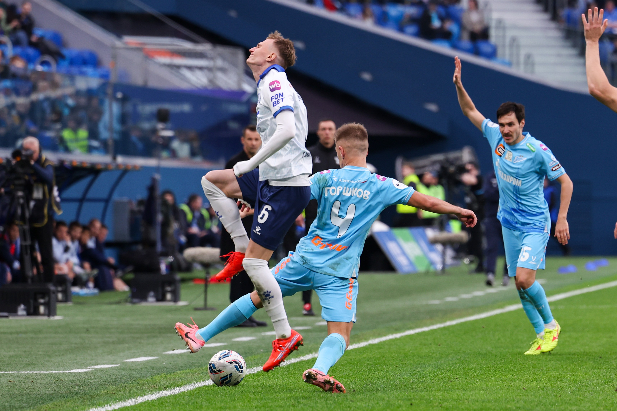 ФК «Зенит» — ФК «Крылья советов». Спортивный и репортажный фотограф Антон Тереханов