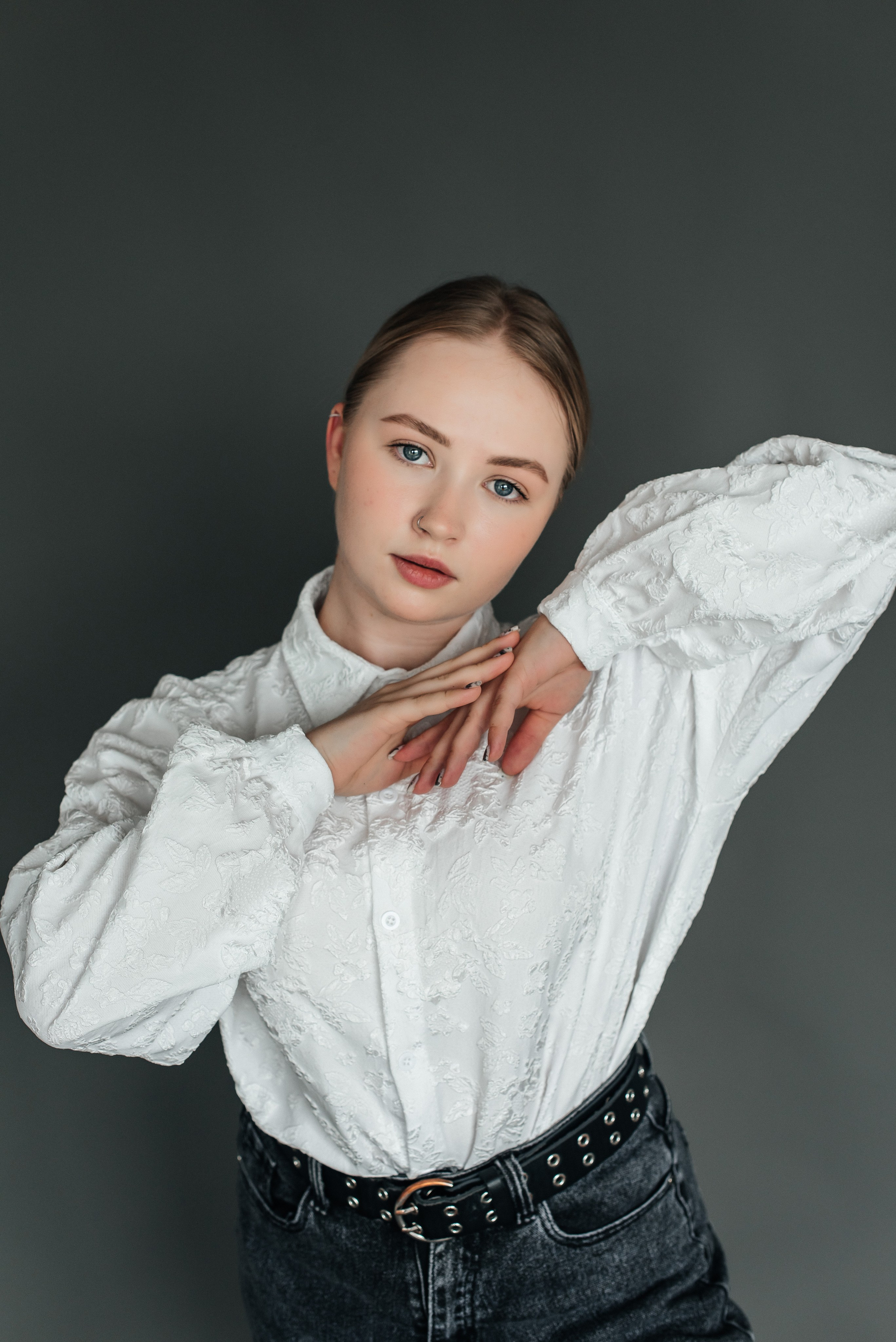 Анастасия в студии. Детский и семейный фотограф выпускной альбом Приморско-Ахтарск