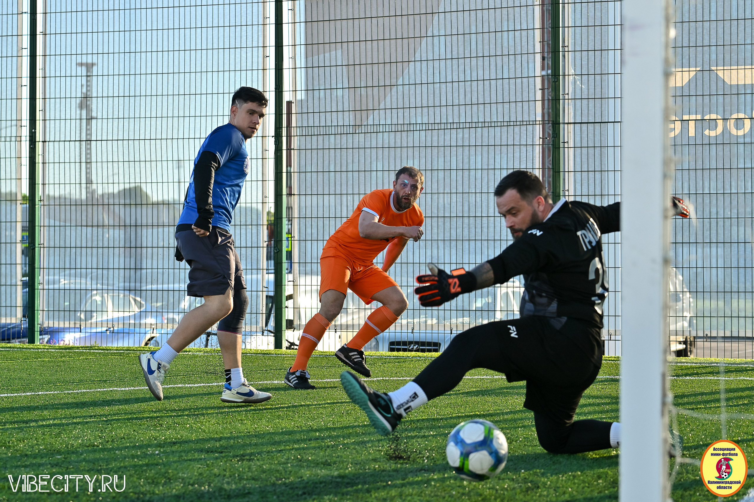 ИГРЫ МИНИ-ФУТБОЛЬНОЙ И КОРПОРАТИВНОЙ ЛИГИ. VIBECITY.RU Вайб Сити Ру Фоторепортажи Фотоотчеты Калининград