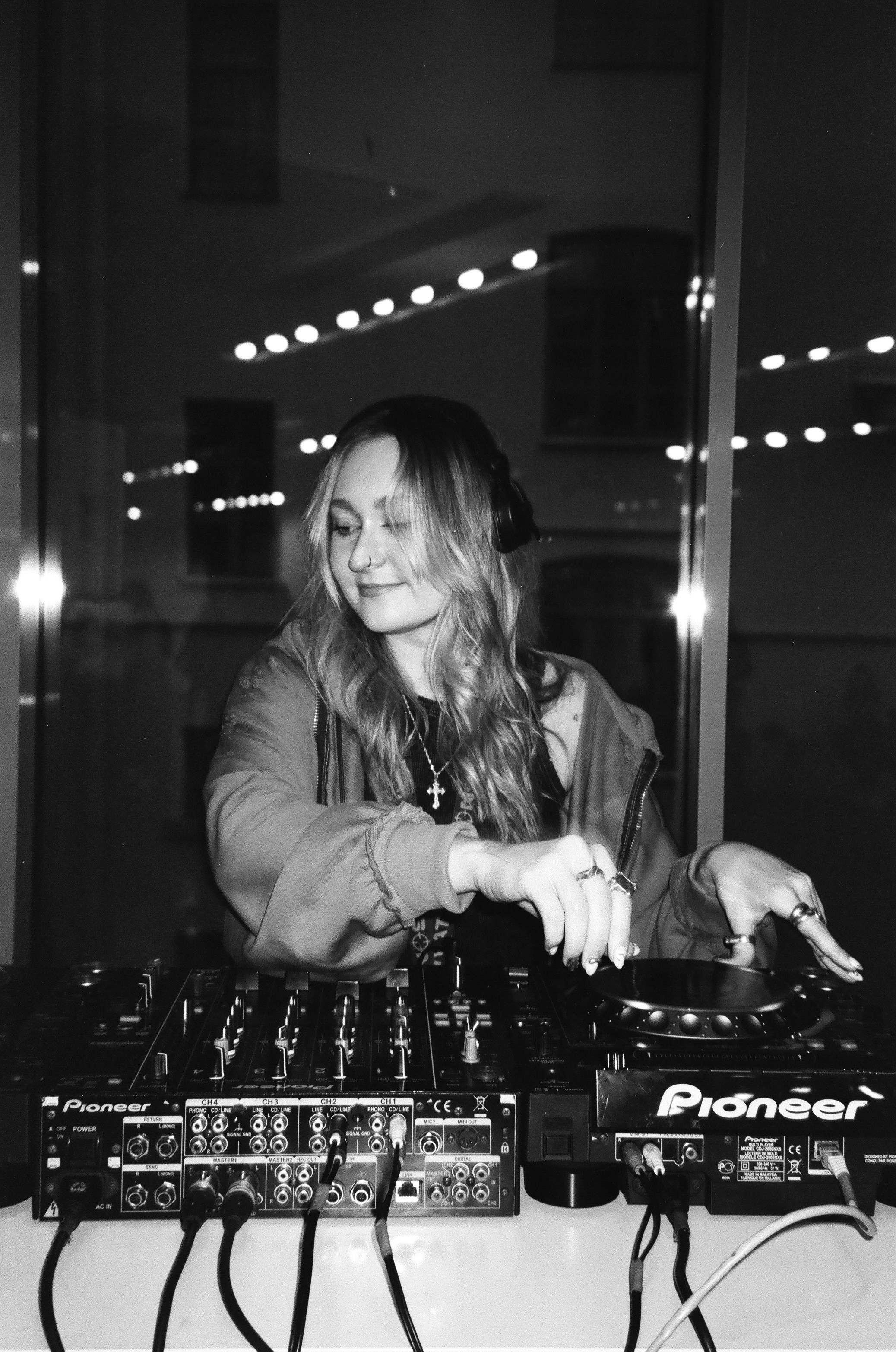 Fashion week 24 (Kodak 35 mm). Home