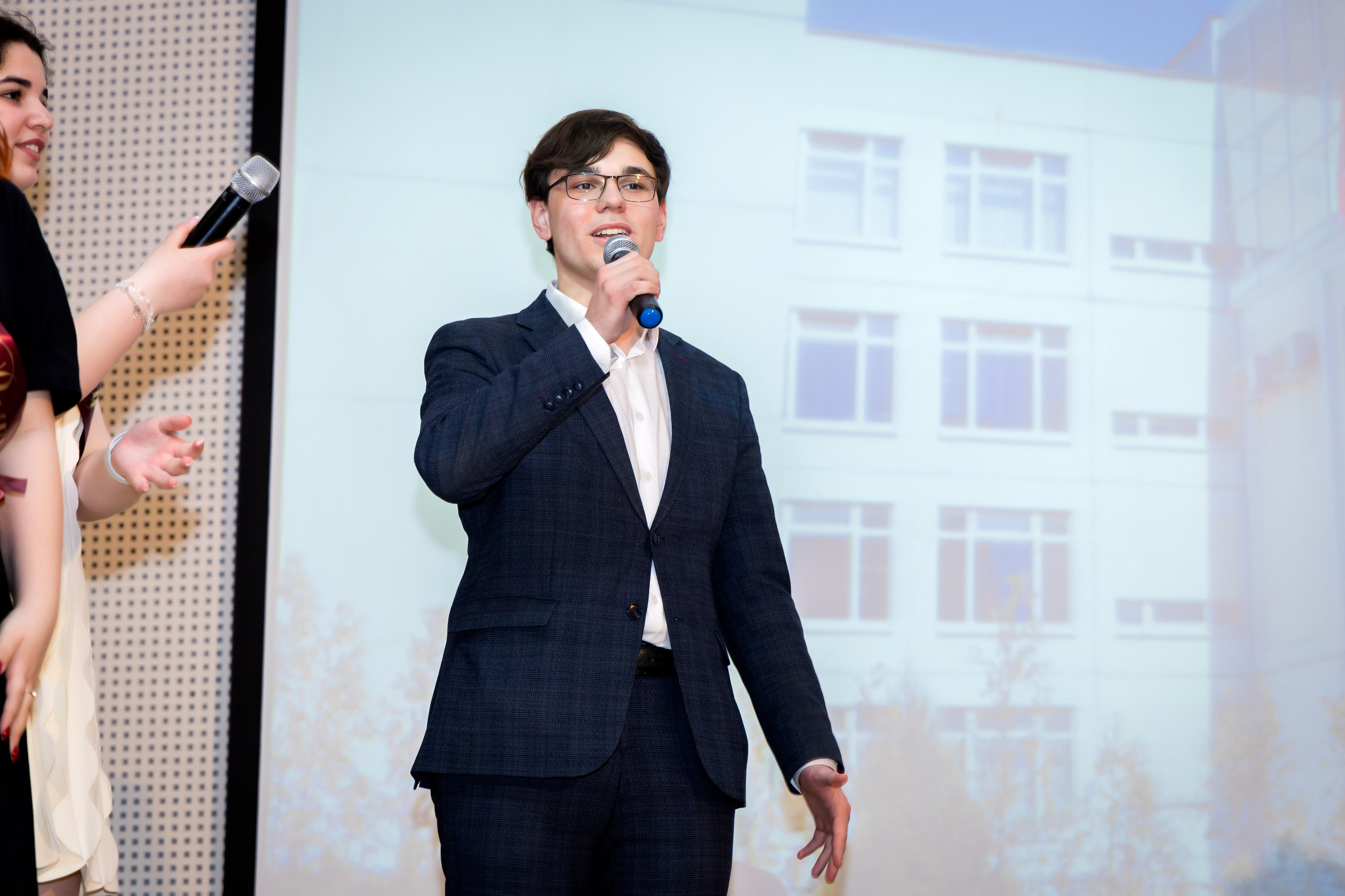 Выпускной в школе. Photomantis