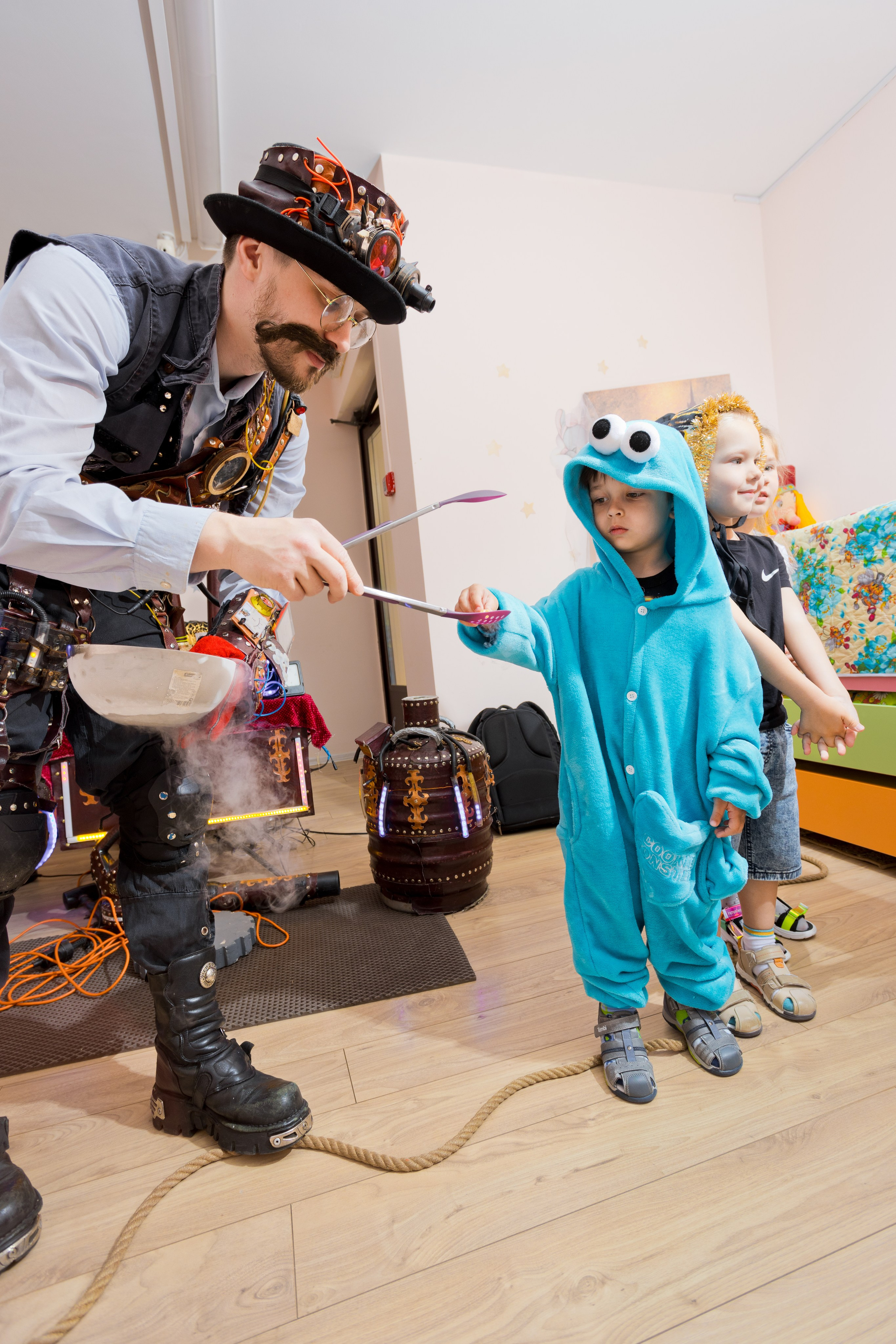 В садике. Photomantis