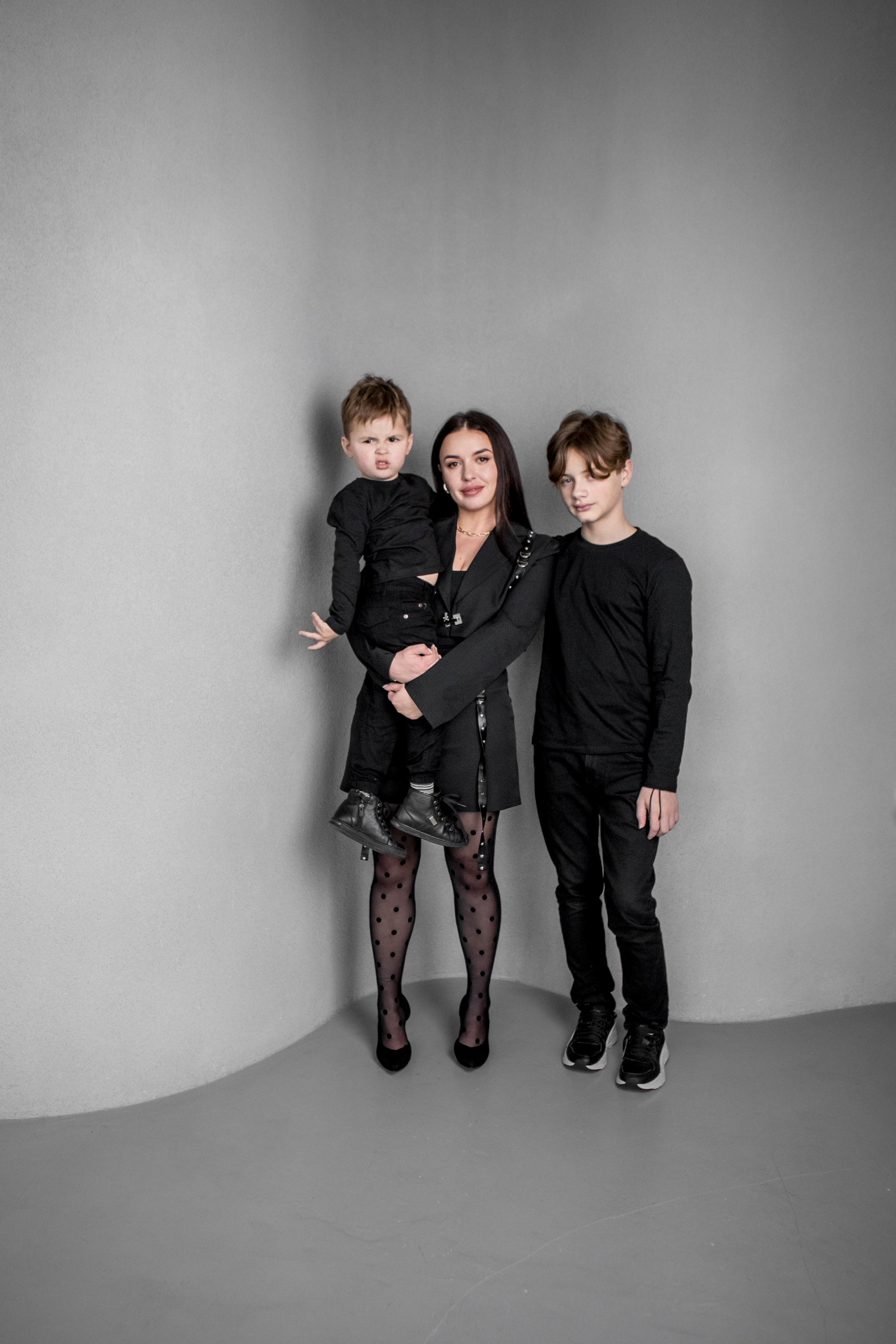 Мама и сыновья. Фотограф Екатерина Голицына