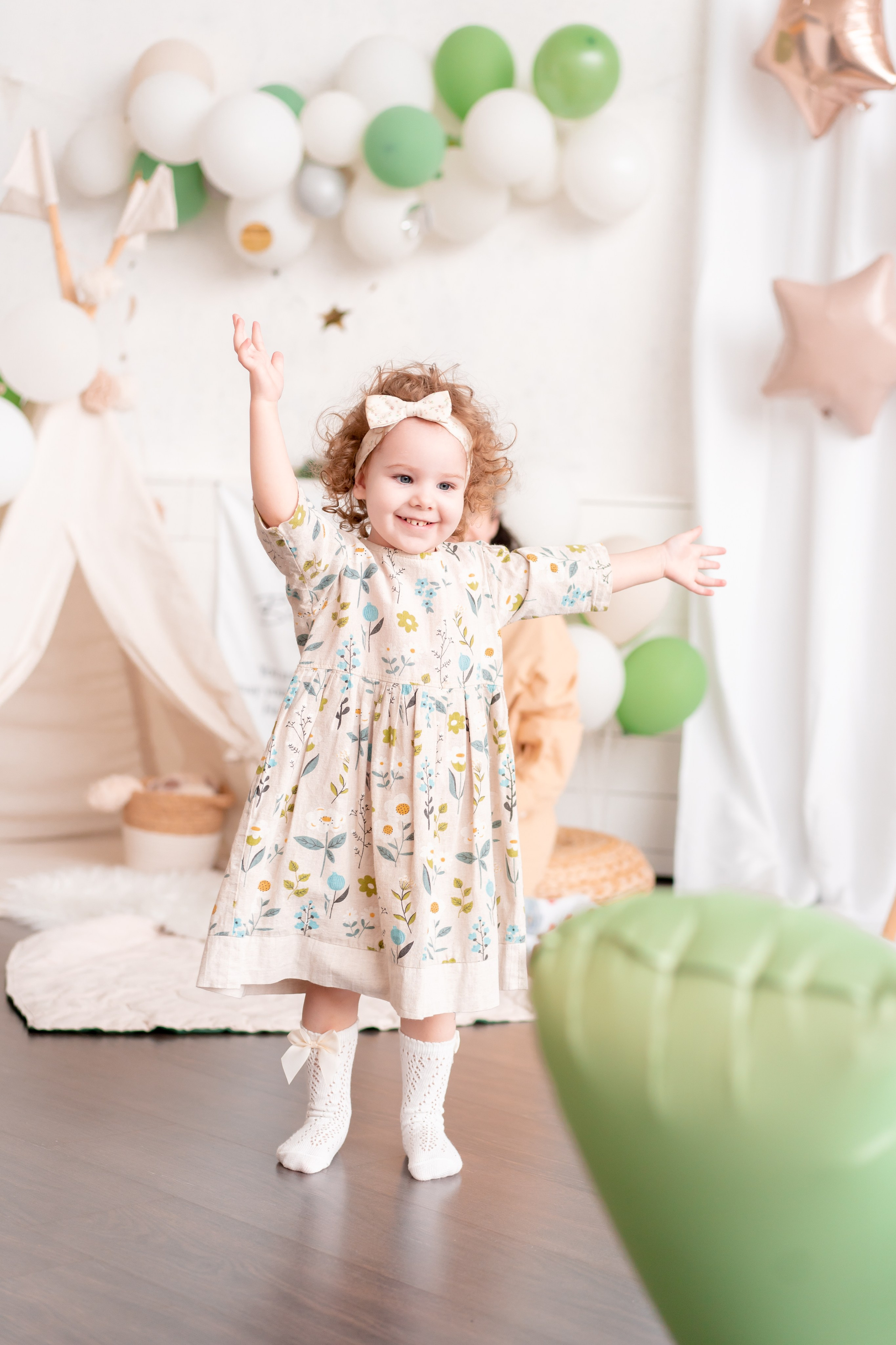 С Днём Рождения ребенка, портрет. Детская, семейная фотостудия в Санкт-Петербурге