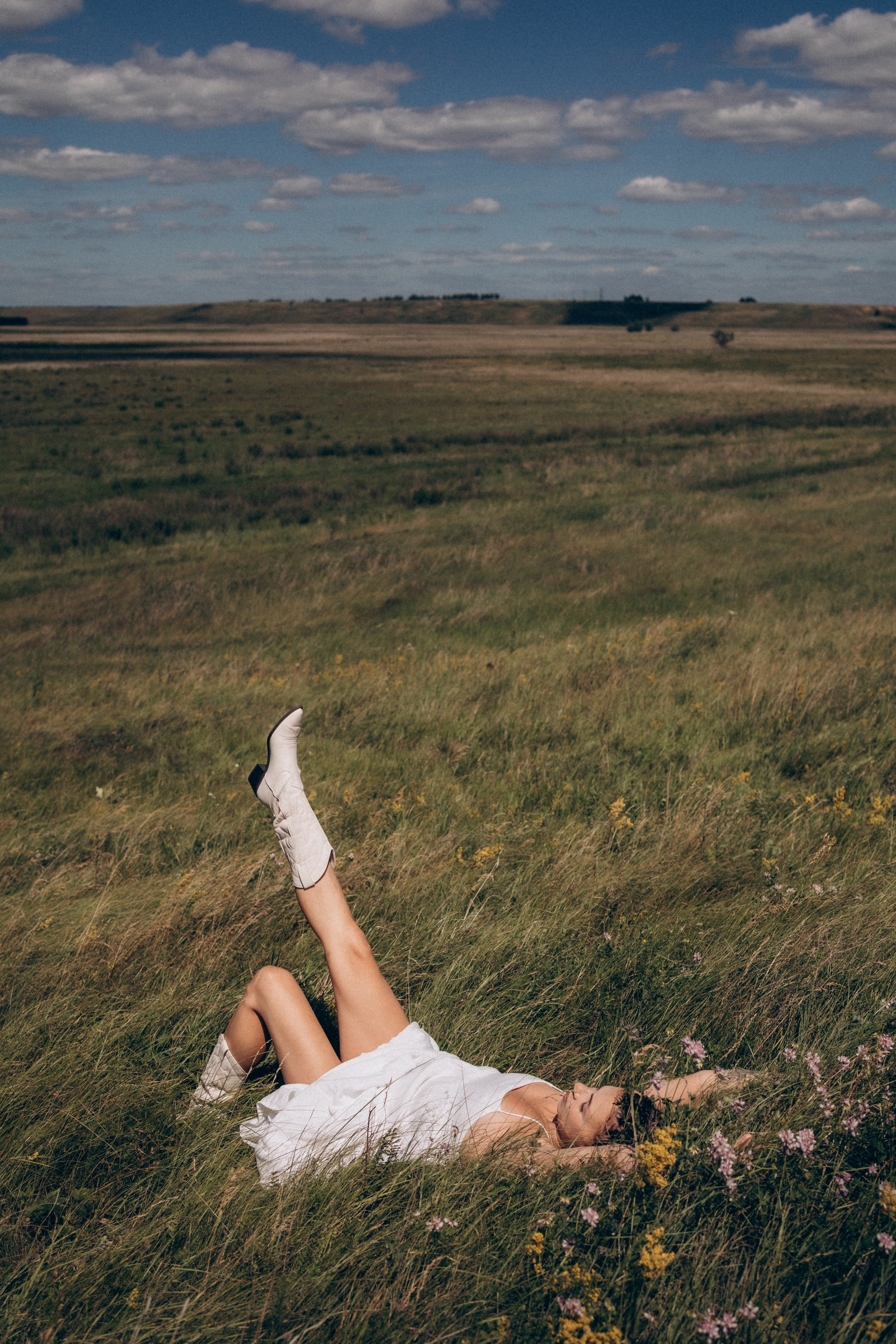 Александра в поле. Фотограф в Санкт-Петербурге Светлана Арестова