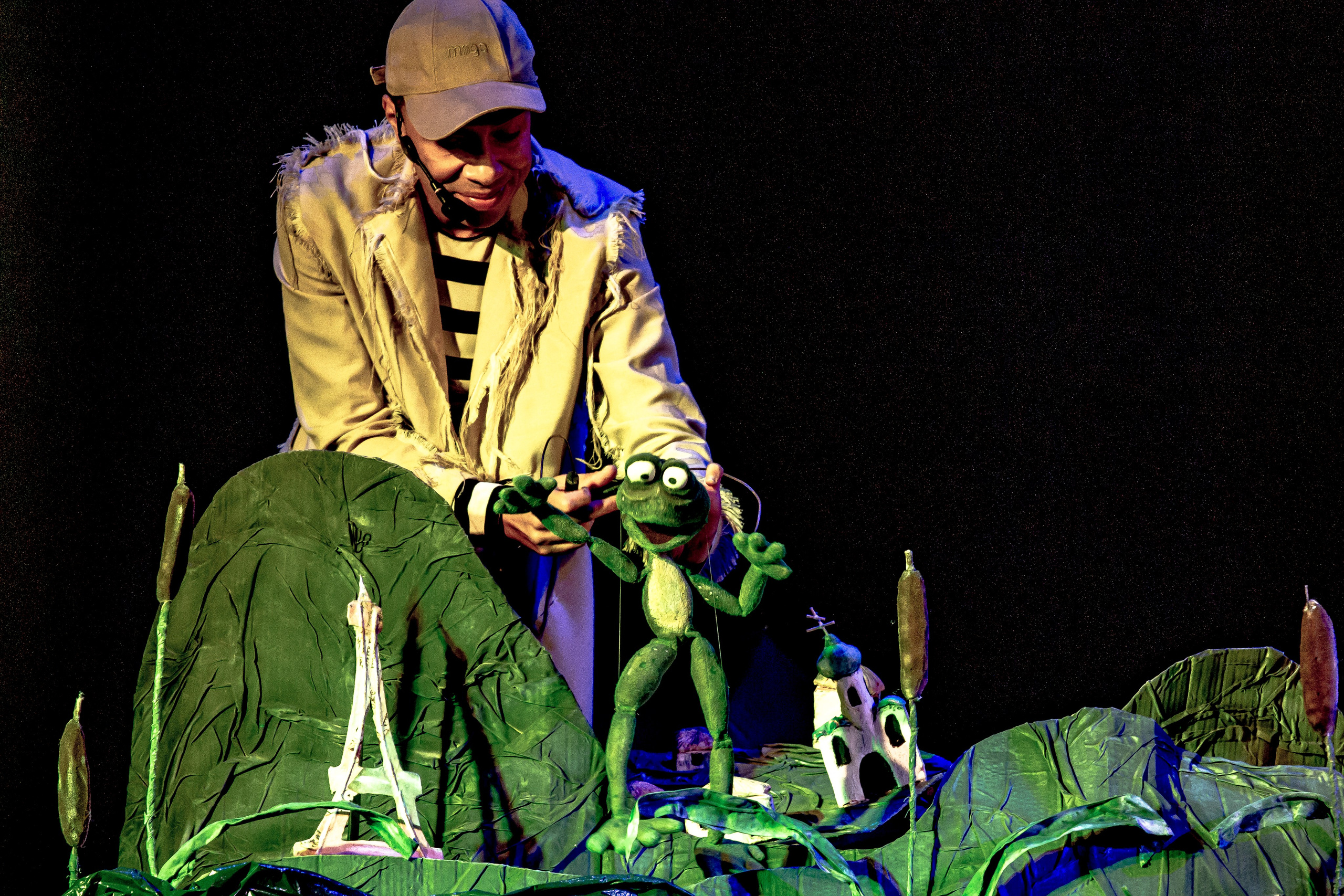 Спектакль театра Саквояж Лягушка путешествиница. Фотограф в Сочи Юрий Шептаев