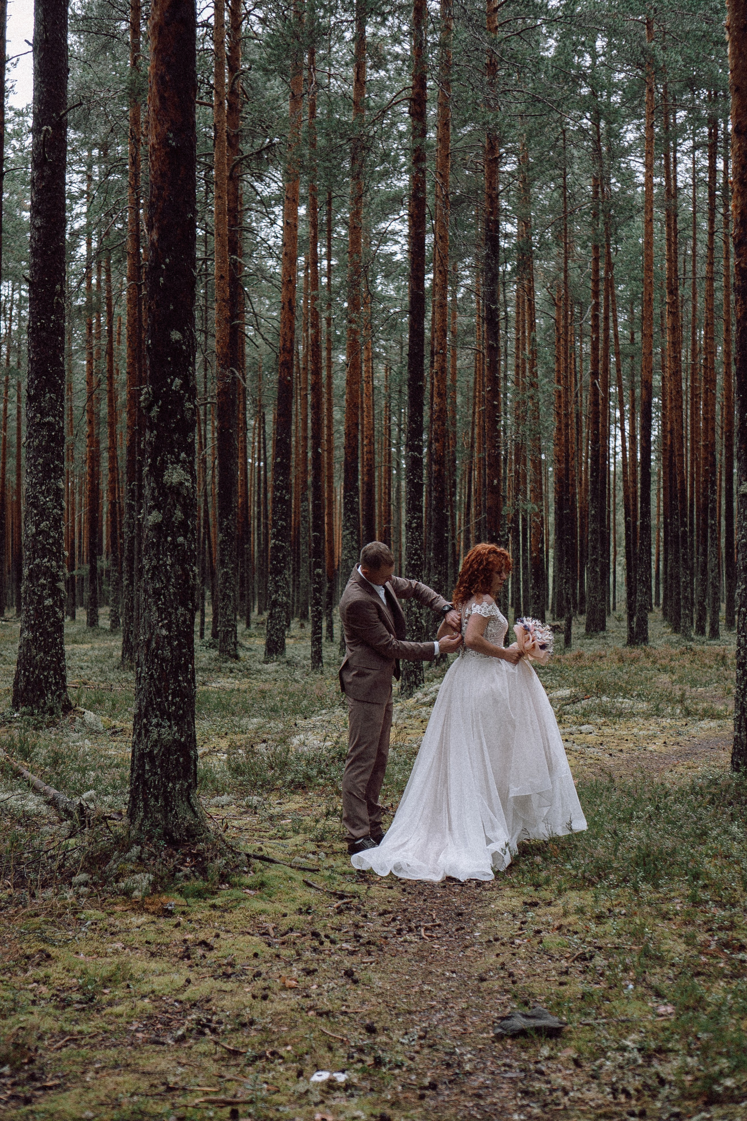 СВАДЕБНАЯ ФОТОСЕССИИЯ ПАРЫ В ГОРОДЕ ПРИОЗЕРСК В СОСНОВОМ ЛЕСУ И С ПИКАПОМ. Профессиональный фотограф, Санкт-Петербург — Виктория Богомолова