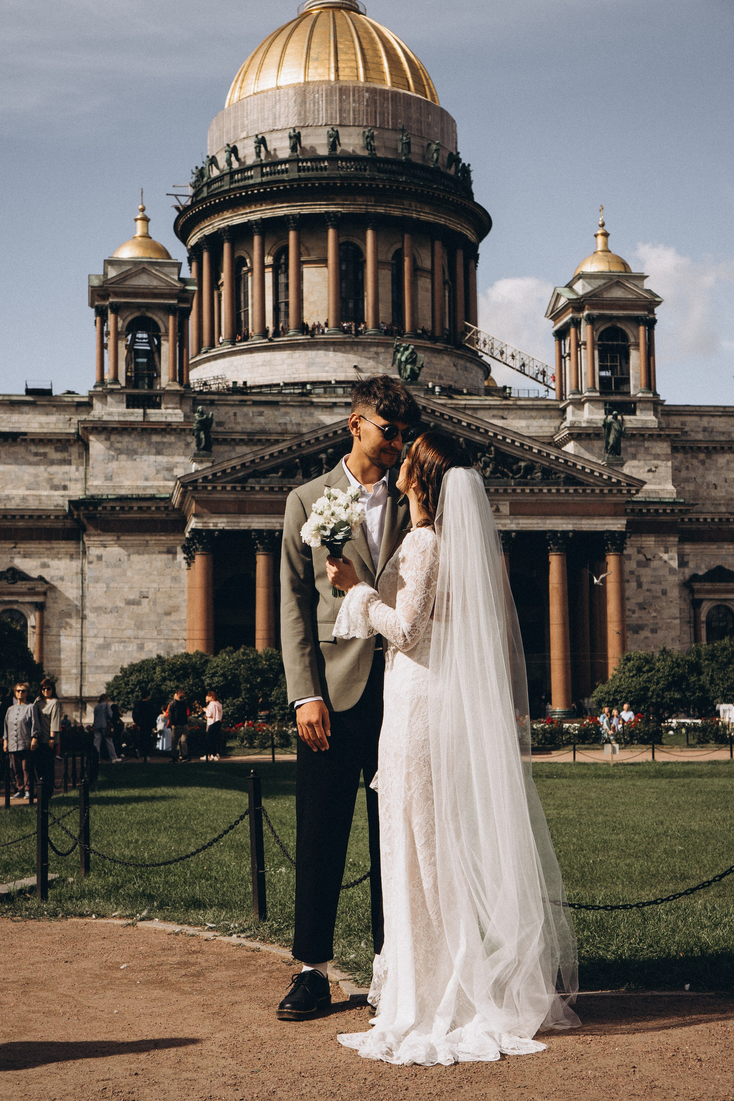 СВАДЕБНАЯ ПРОГУЛКА ВОЗЕ ИСАИКЕВСКОГО СОБОРА АСТОРИИ И ЗАКОНОДАЛЕТНОГО СОБРАНИЯ. Профессиональный фотограф, Санкт-Петербург — Виктория Богомолова