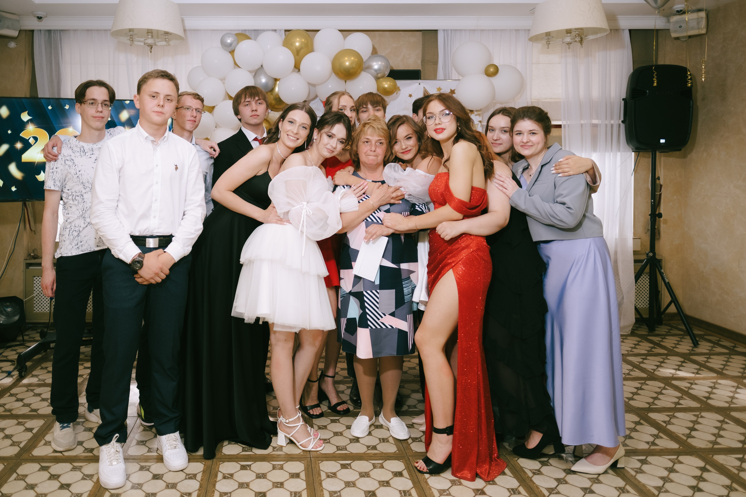 Выпускной школа 33. Свадебный и репортажной фотограф Денис Ожигин в Краснодаре и Краснодарском крае