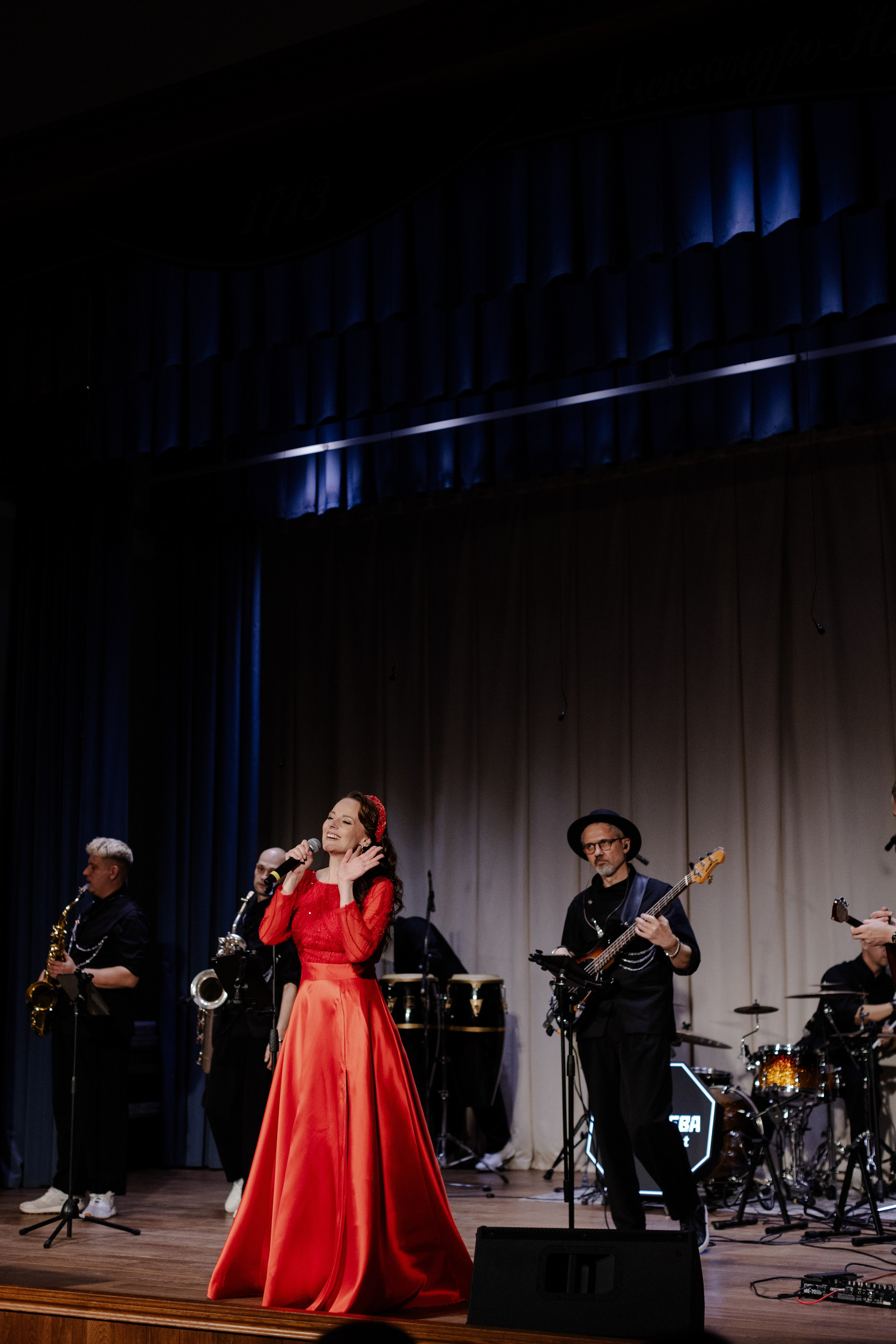 Сольный концерт 4.10. СУРОВЦЕВА project. Эстрадно-народный кавер-бэнд