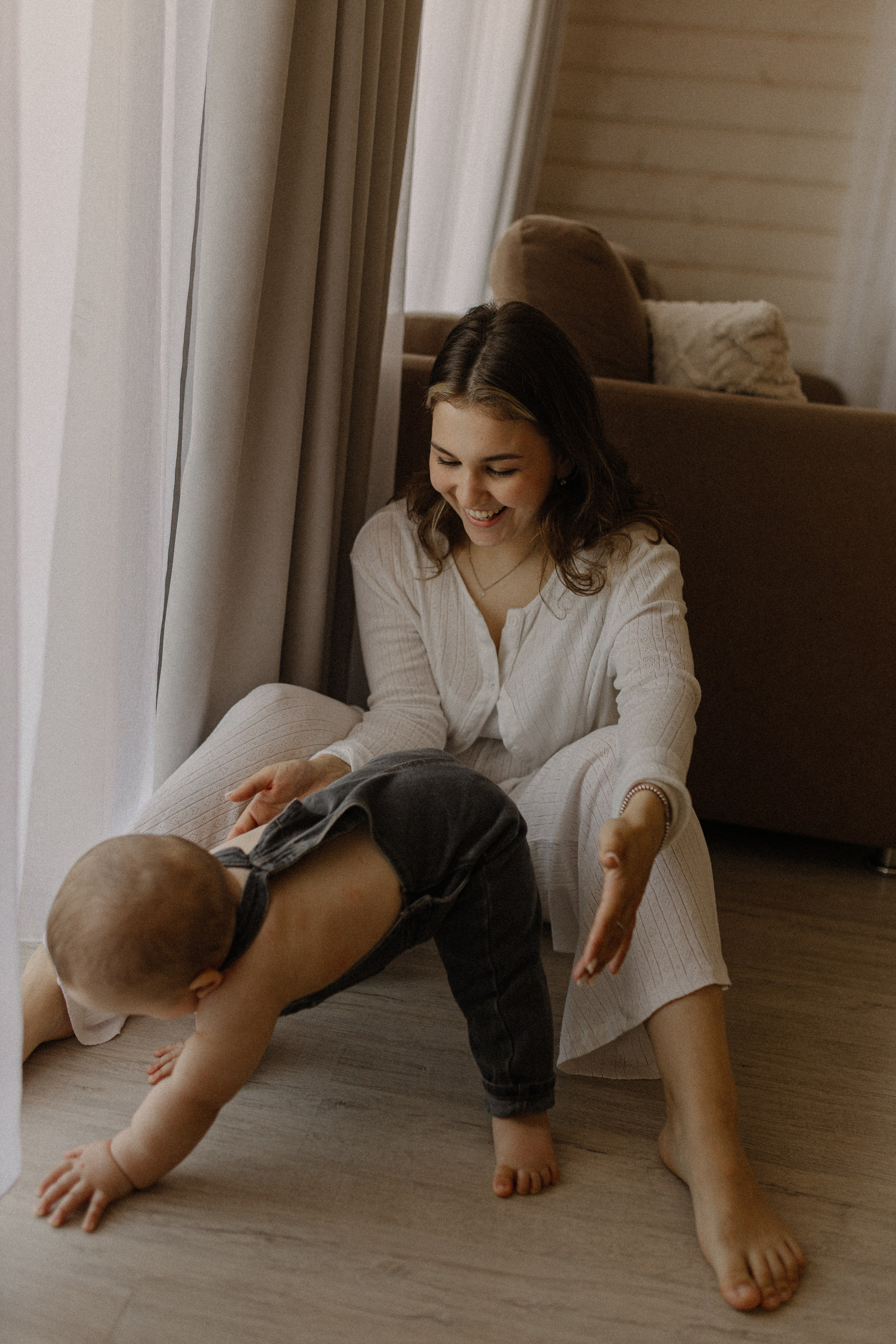 Яна и Тимофей. Домашняя съёмка. Семейный фотограф Тихвин, Санкт-Петербург и ЛО