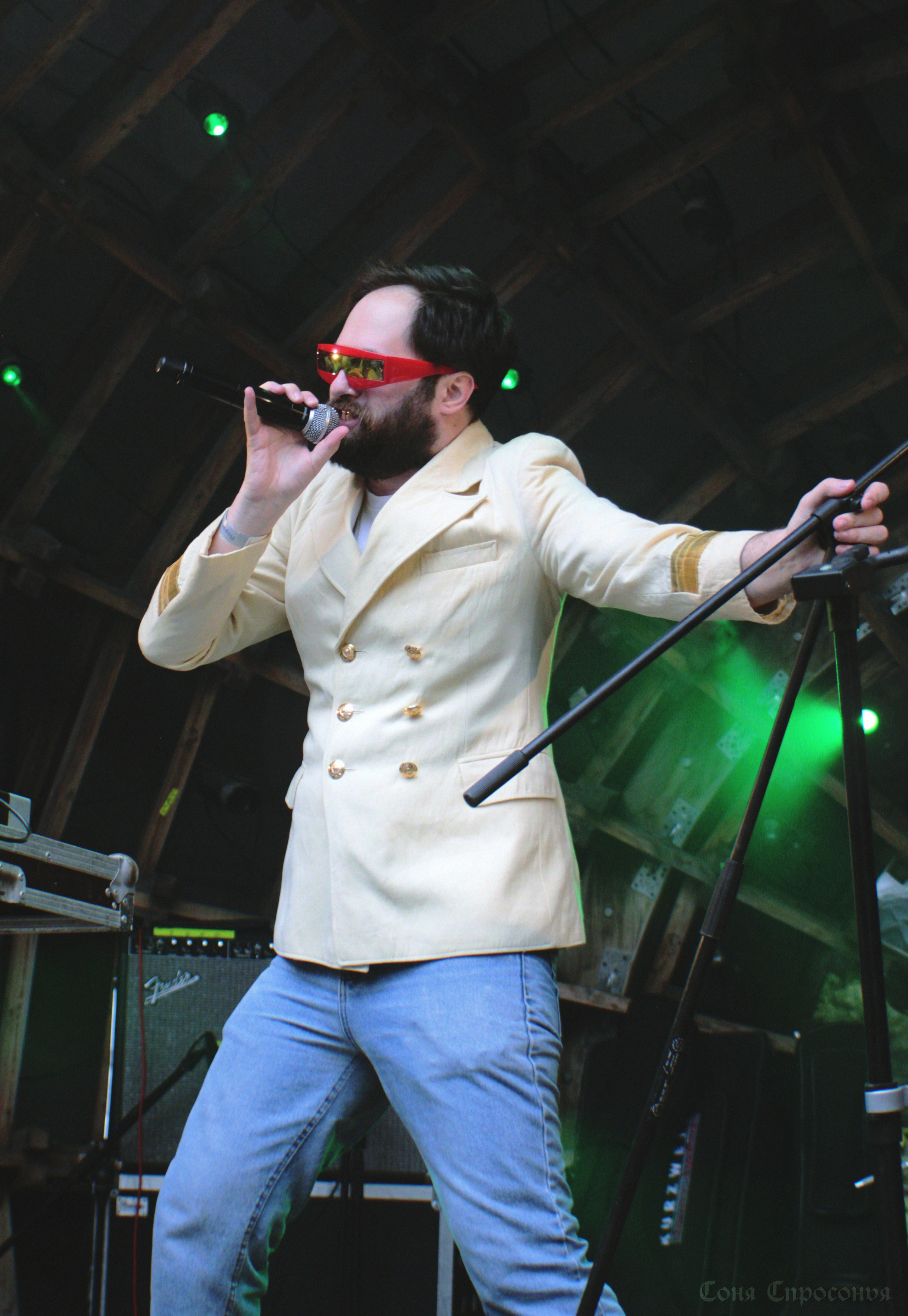 Синестетик 26.08.23. Концертный и портретный фотограф в Москве Соня Спросонья