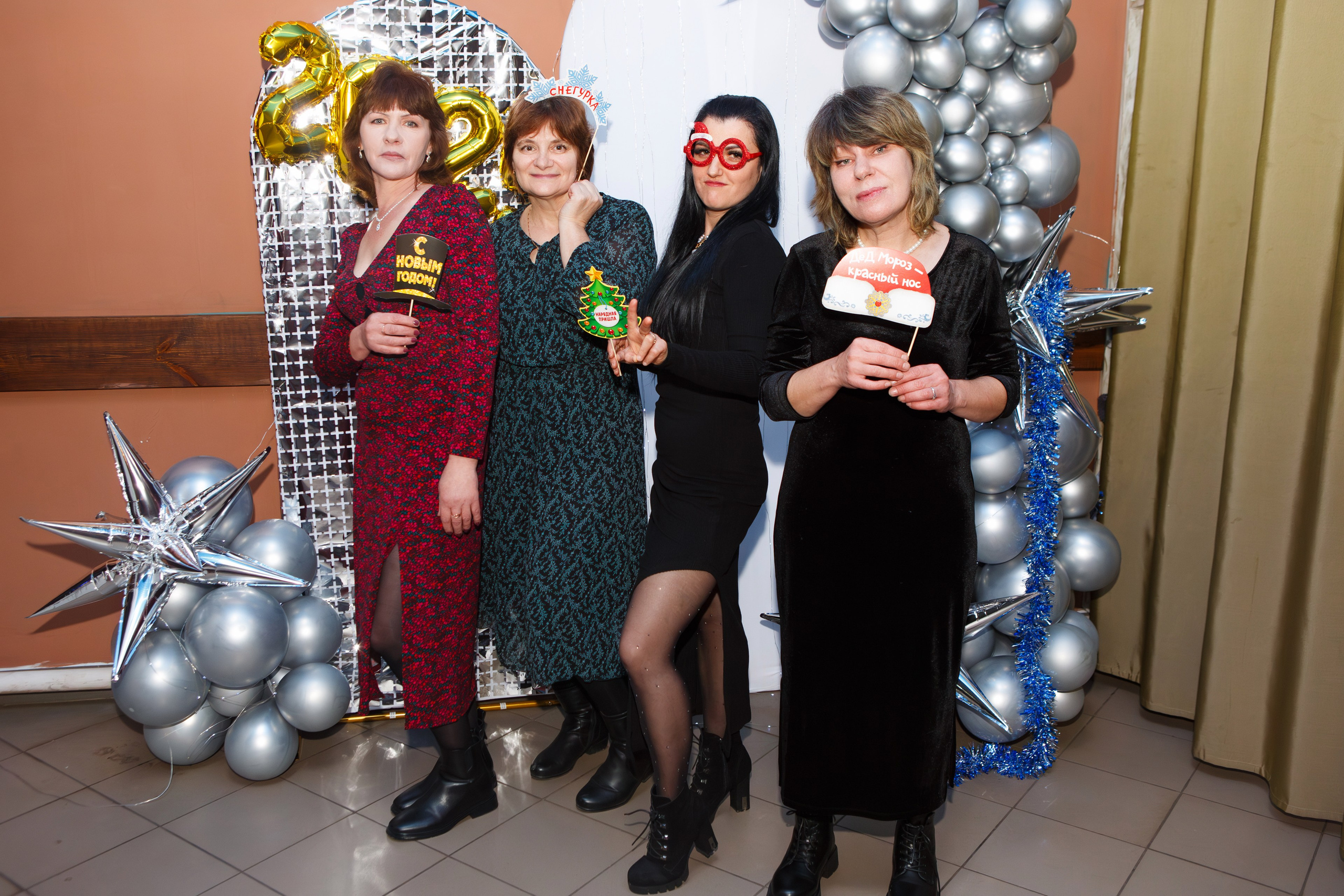 КОРПОРАТИВ 28.12.24 (кафе — АТМОСФЕРА). Профессиональный фотограф в Мценске и Орловской области