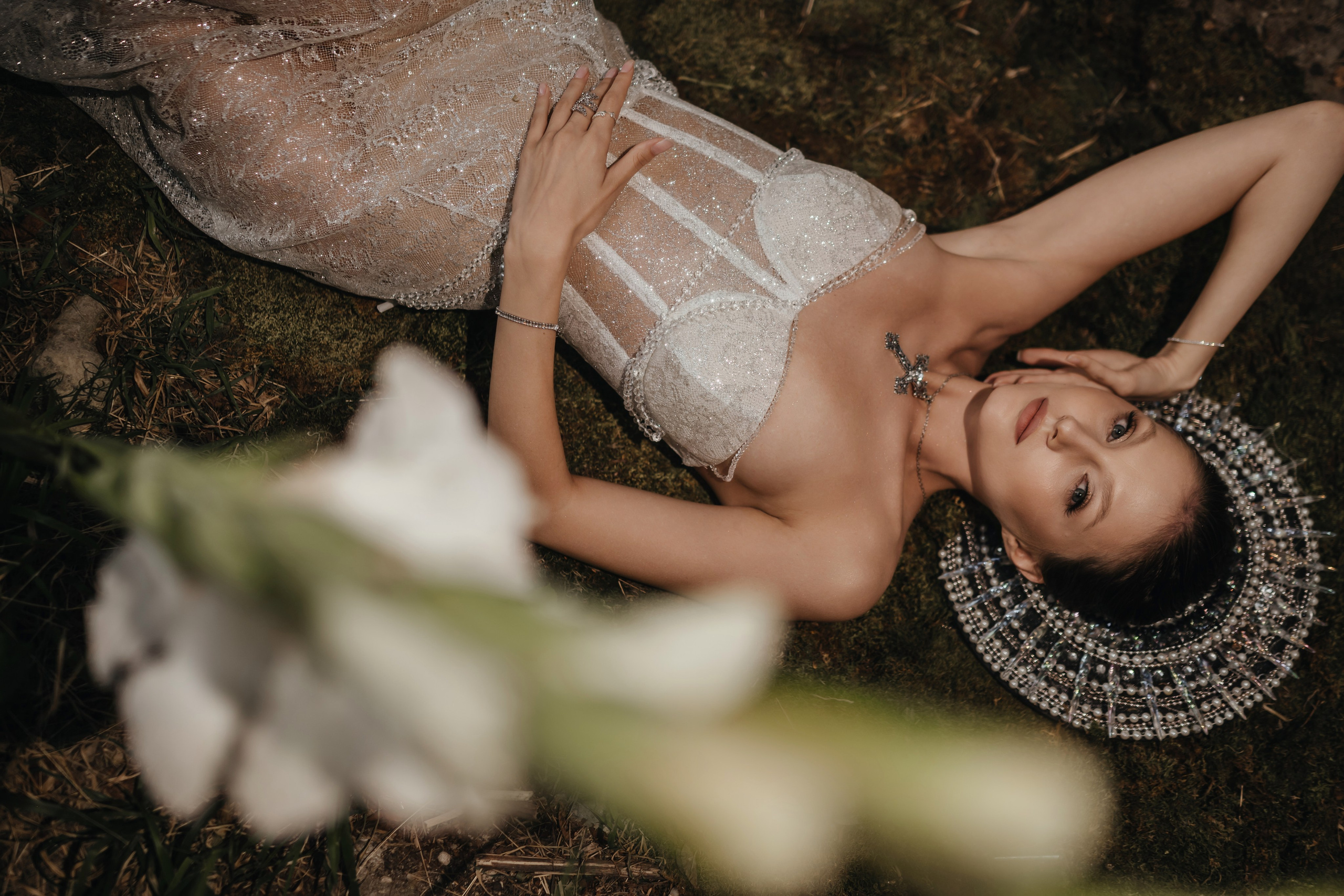 Свадебная фотосессия, свадьба, лавстори, утро невесты, совместные сборы, идеи для фотосессии, жених и невеста, позирование, позы для фотосессии, свадебные сборы, сьемка в студии, свадебная съемка, тренды свадьба, свадебные тренды, свадебный декор, позинг,свадебный макияж, детали, детали на свадьбу, приглашения на свадьбу, свадебная причёска, невеста, фото невесты гладиолусы на свадьбе,свадьба с гладиолусами ,невеста и гладиолусы 