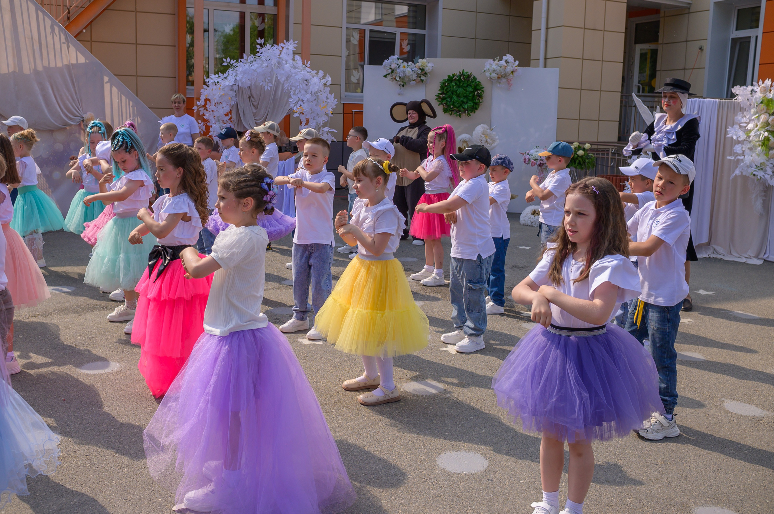 Репортаж выпускного группа «Фантазёры» 3 садик. Фотограф новорожденных, семейный детский в Тюмени Татьяна Морозова