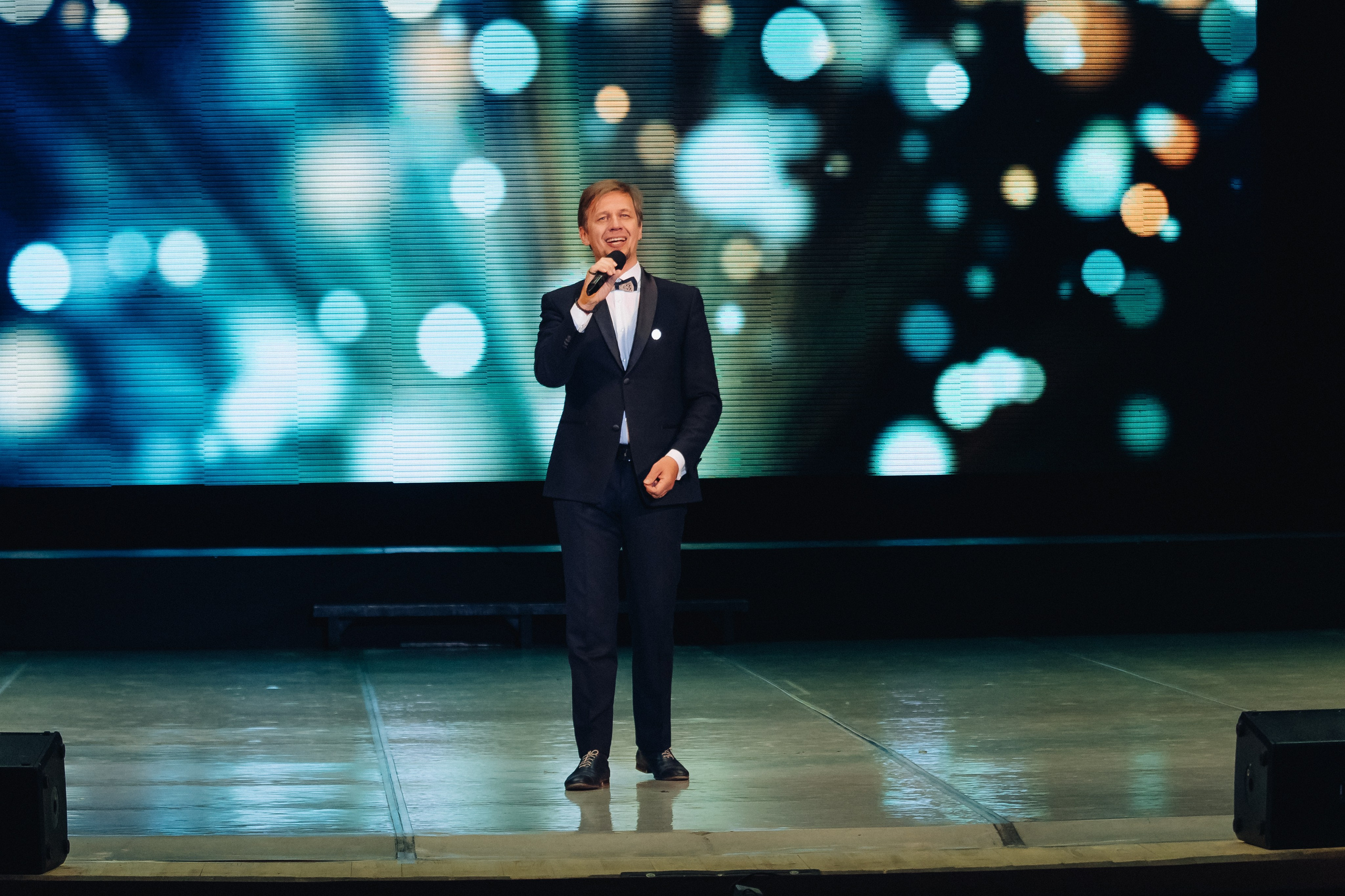 Лучший учитель родного языка и литературы 2025. Свадебный и семейный фотограф в Улан-Удэ