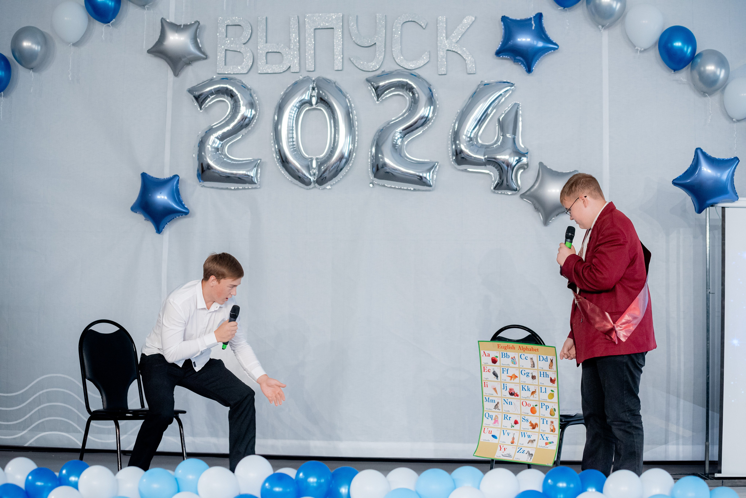 86 школа. Вручение. ДК Тракторозаводского района. Фотограф в Волгограде и Волжском Александр Горбань