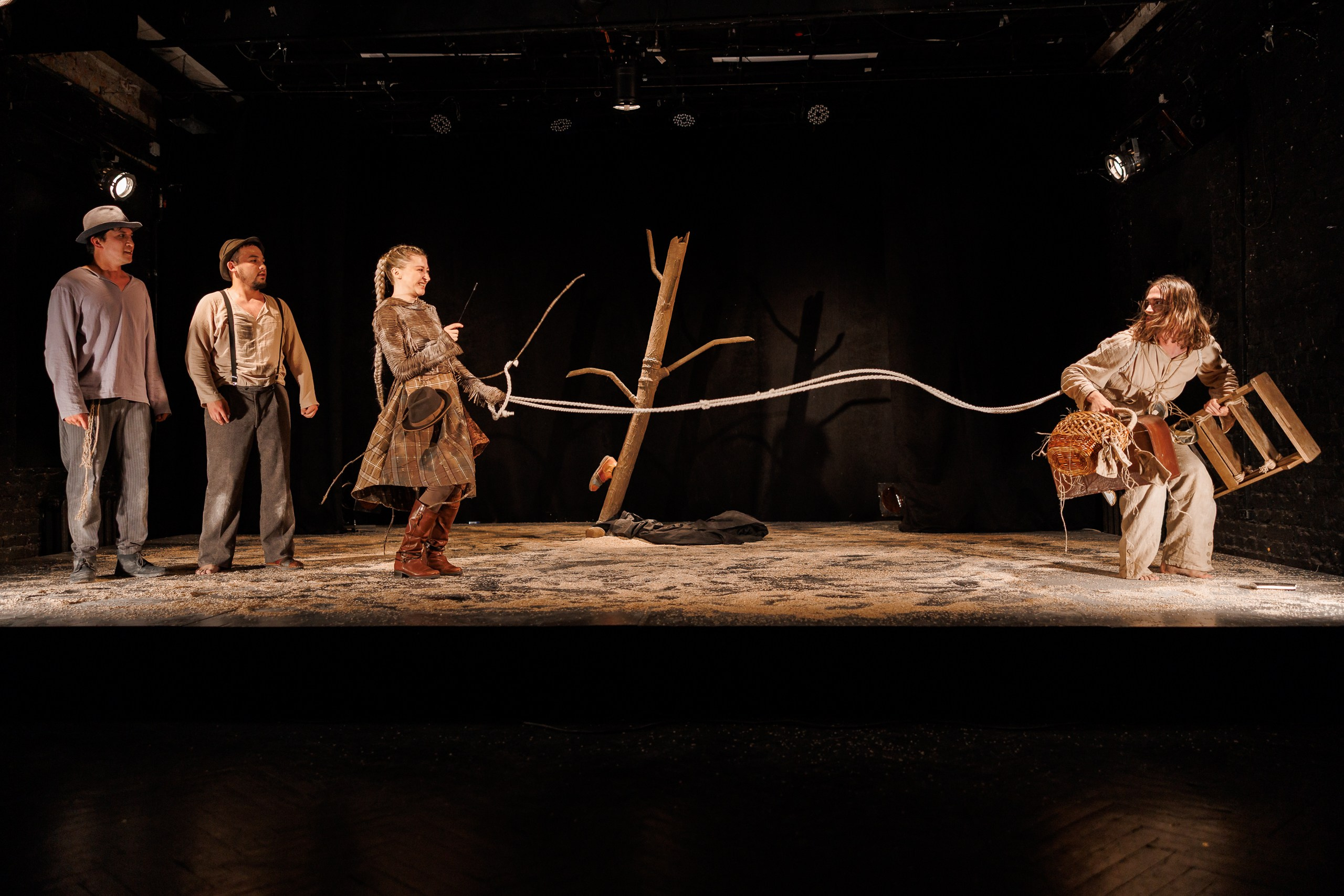 Спектакль «В ожидании Годо» от театра Д. Лица в СПб. Фотограф в Санкт-Петербурге — Сергей Петров