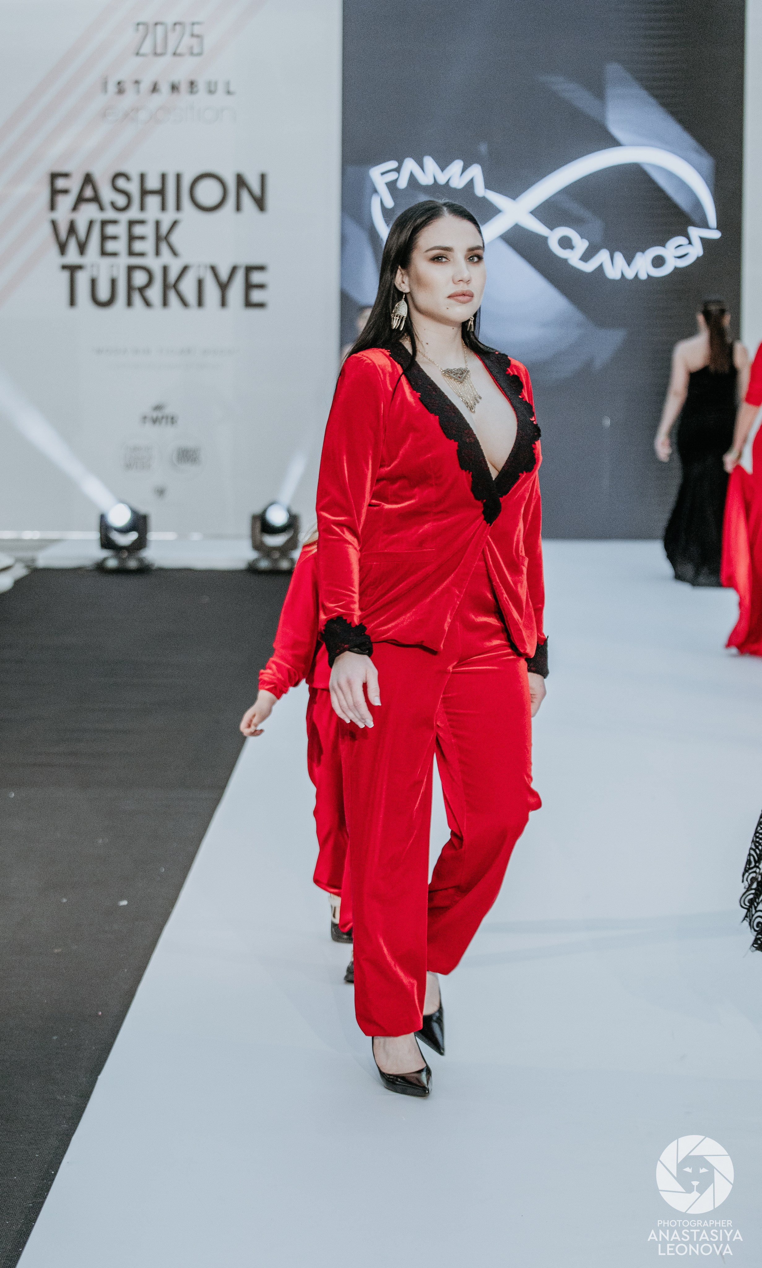 Fashion Week Türkiye [spring, 2025]. Anastasia Leonowa
