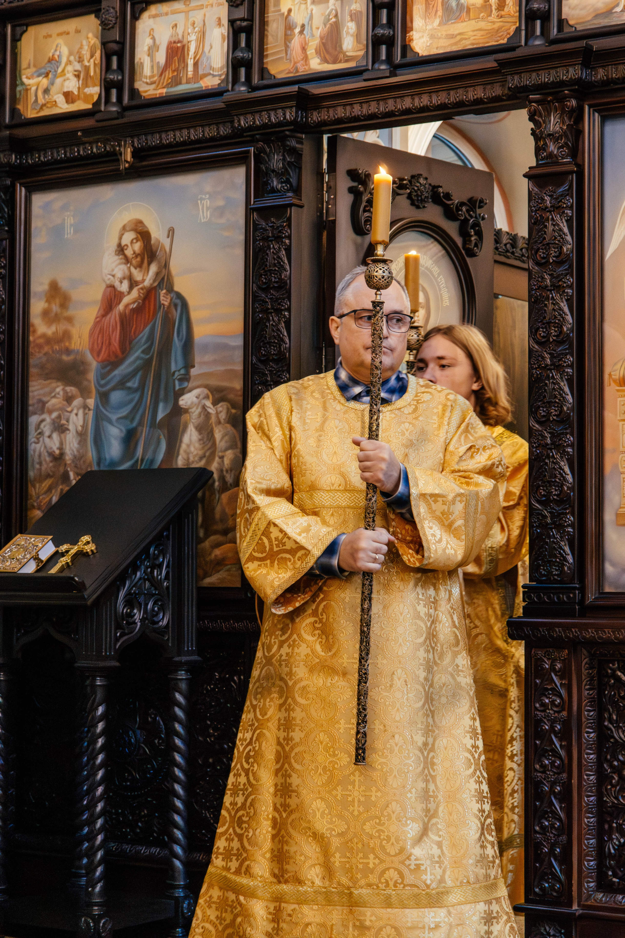 Литургия в храме блж. Ксении Петербургской д. Слобода. Фотограф Москва Валерия Веденина