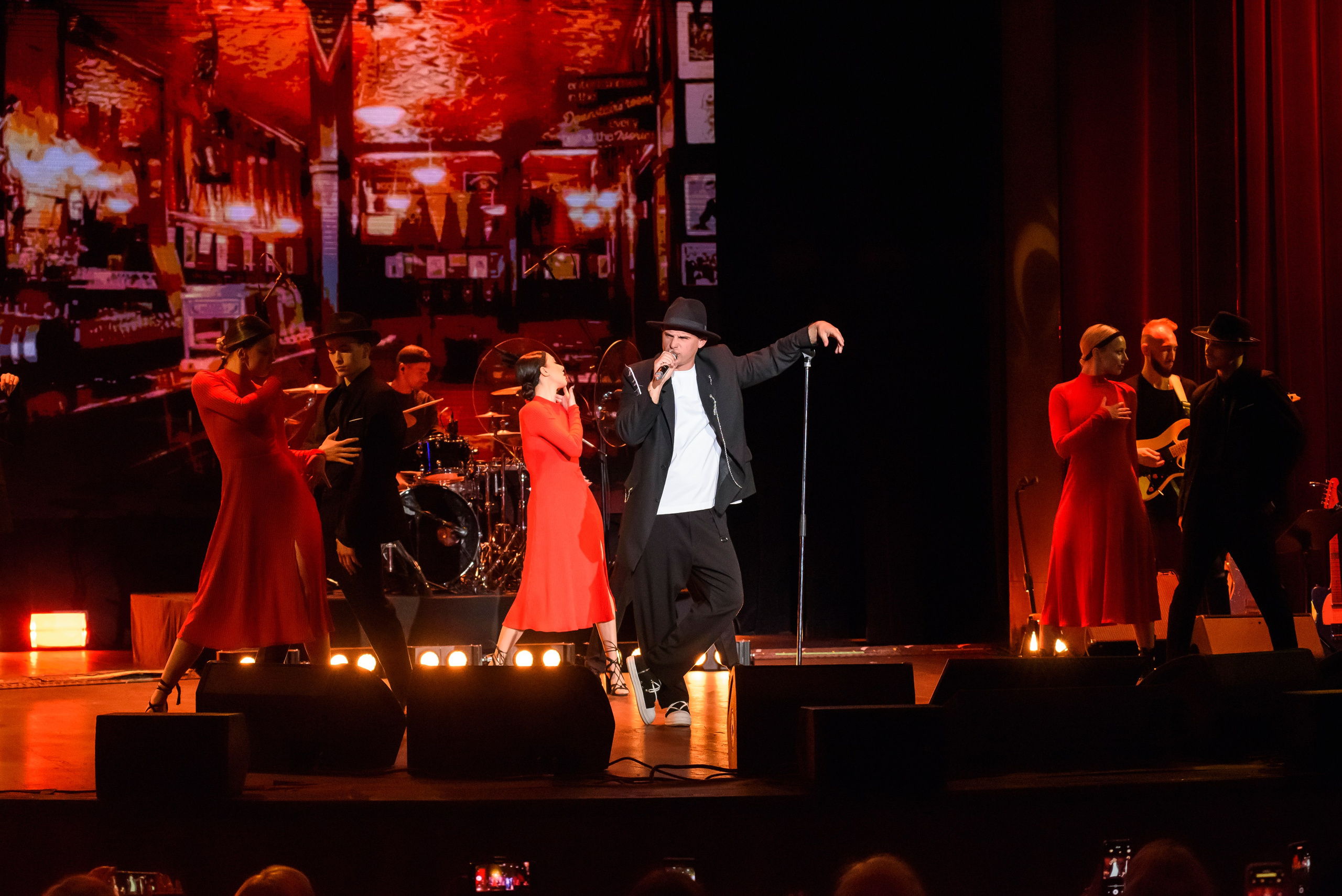 Кирилл Туриченко — Вегас Сити Холл. Бренд-фотограф для экспертов и блогеров в Москве Влада Горбовская