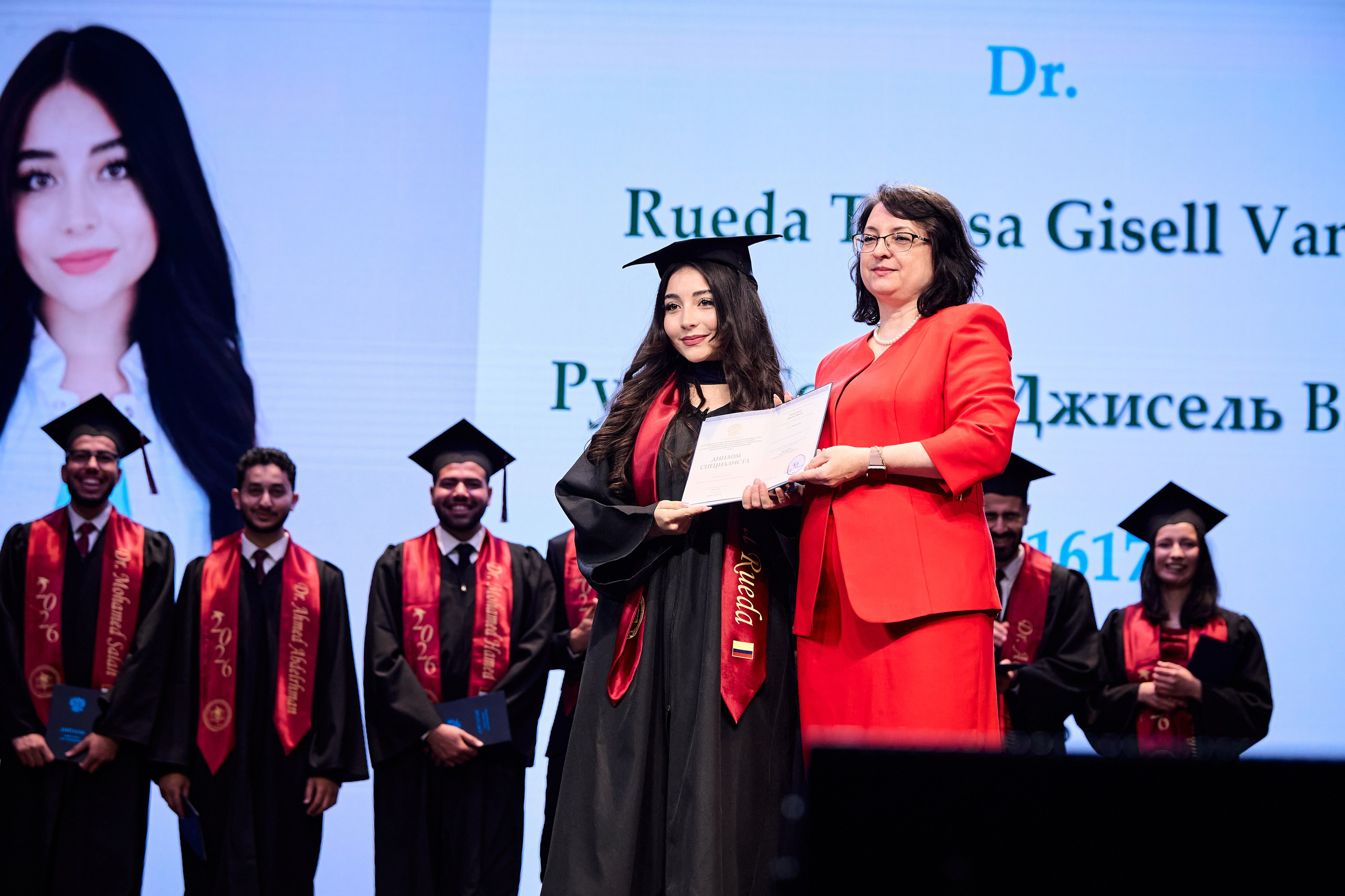 Выпускной КГМУ / Graduation 2026. Репортажный и портретный фотограф Казань / Горячих Полина