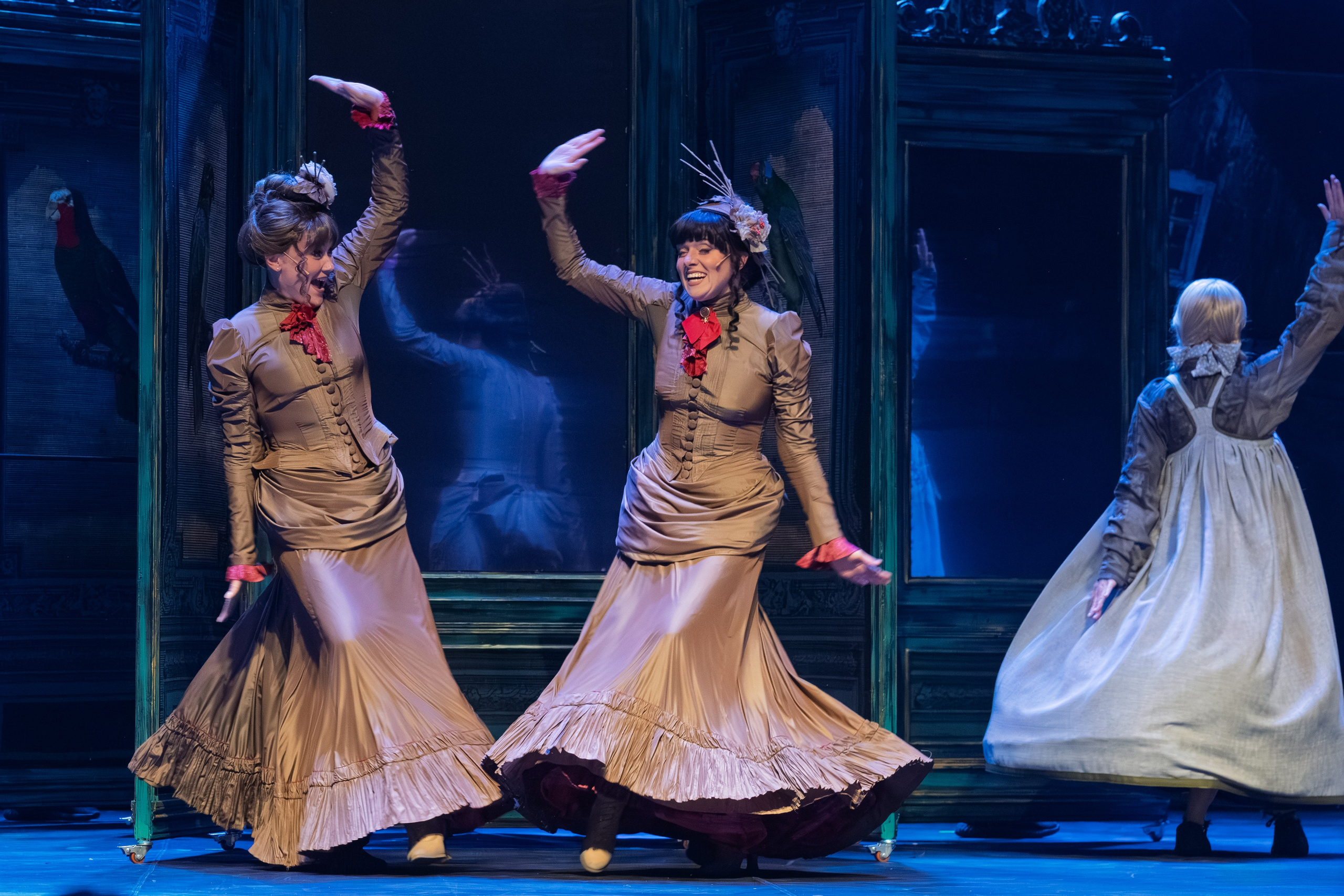 Театр Терезы Дуровой: Малахитовая Шкатулка. Сайт фотографа Сергея Абрамова