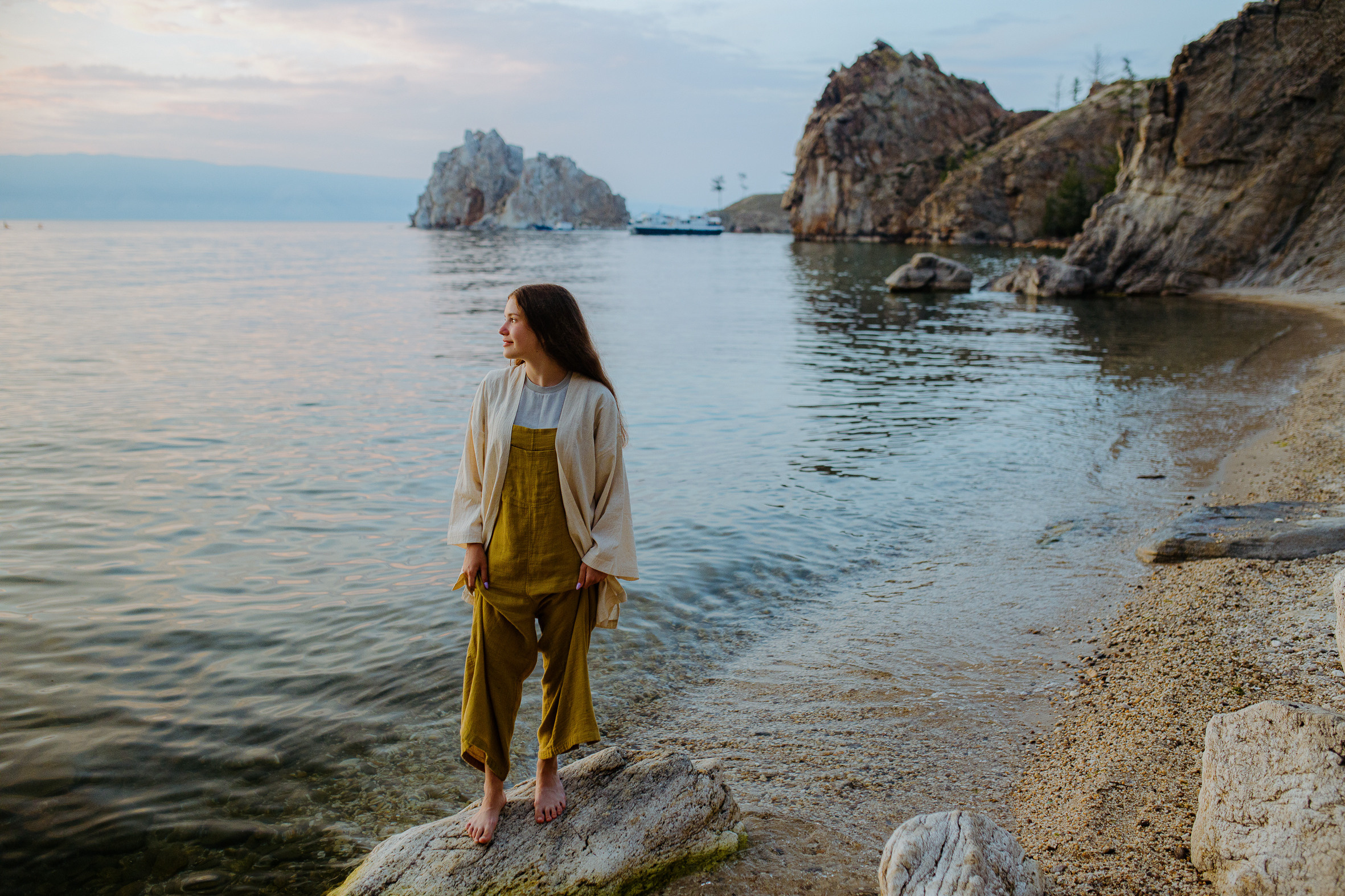 Пески и скалы острова Ольхон. Фотограф Ольхон/ Индия, Регина