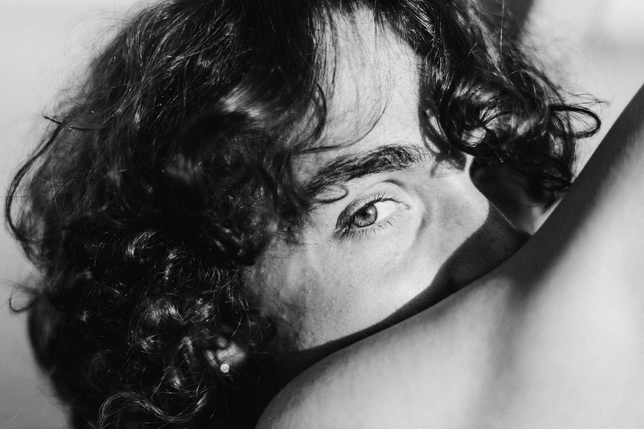 Мужской портрет на скале. Фотограф Ольхон/ Индия, Регина