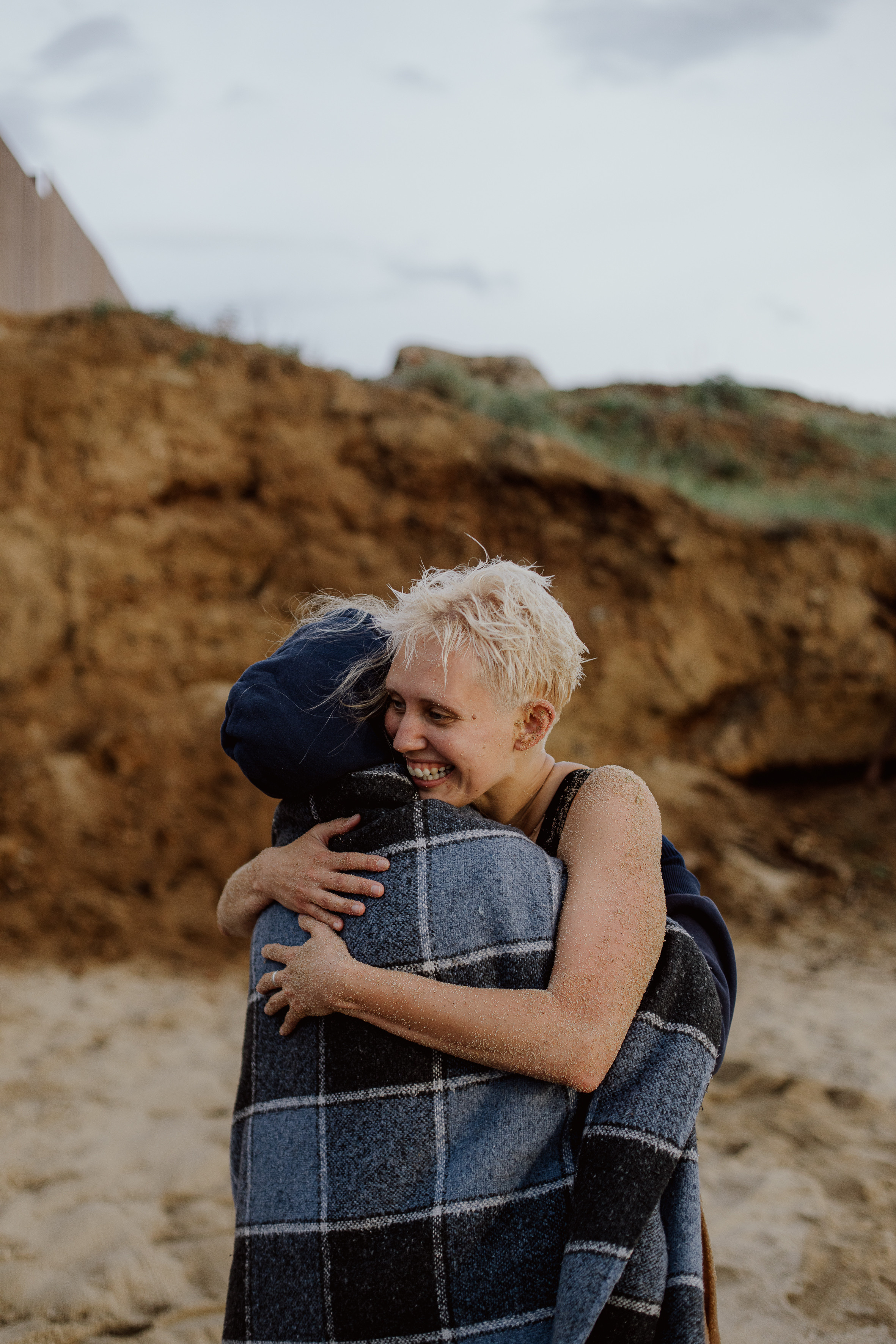 Перформанс Ирины Беляевой, остров Ольхон. Фотограф Ольхон/ Индия, Регина