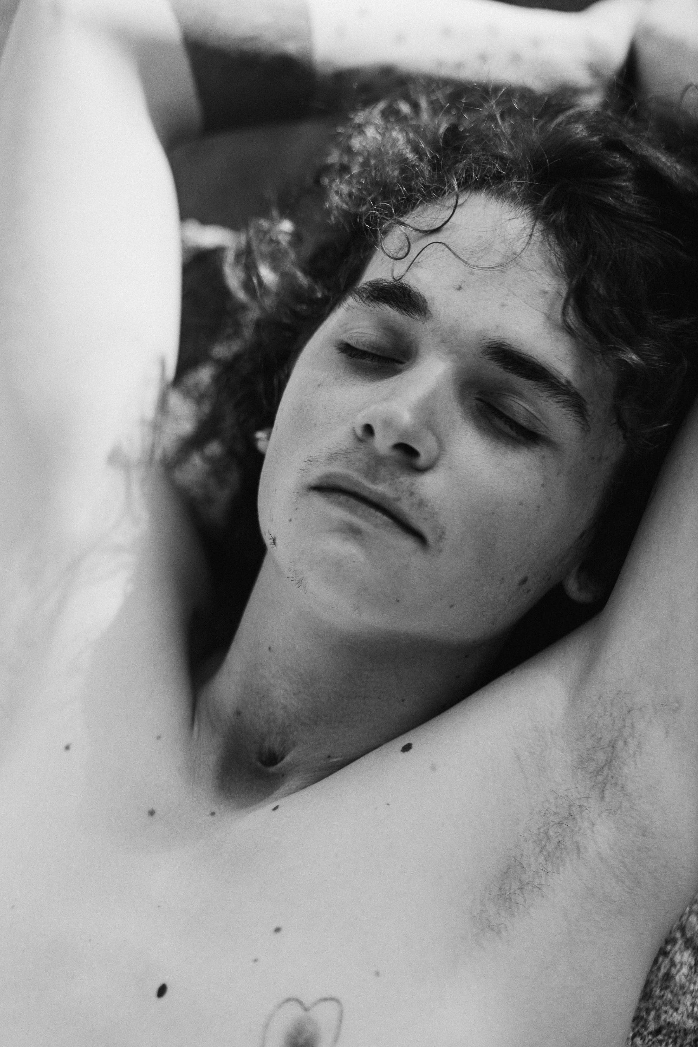 Мужской портрет на скале. Фотограф Ольхон/ Индия, Регина