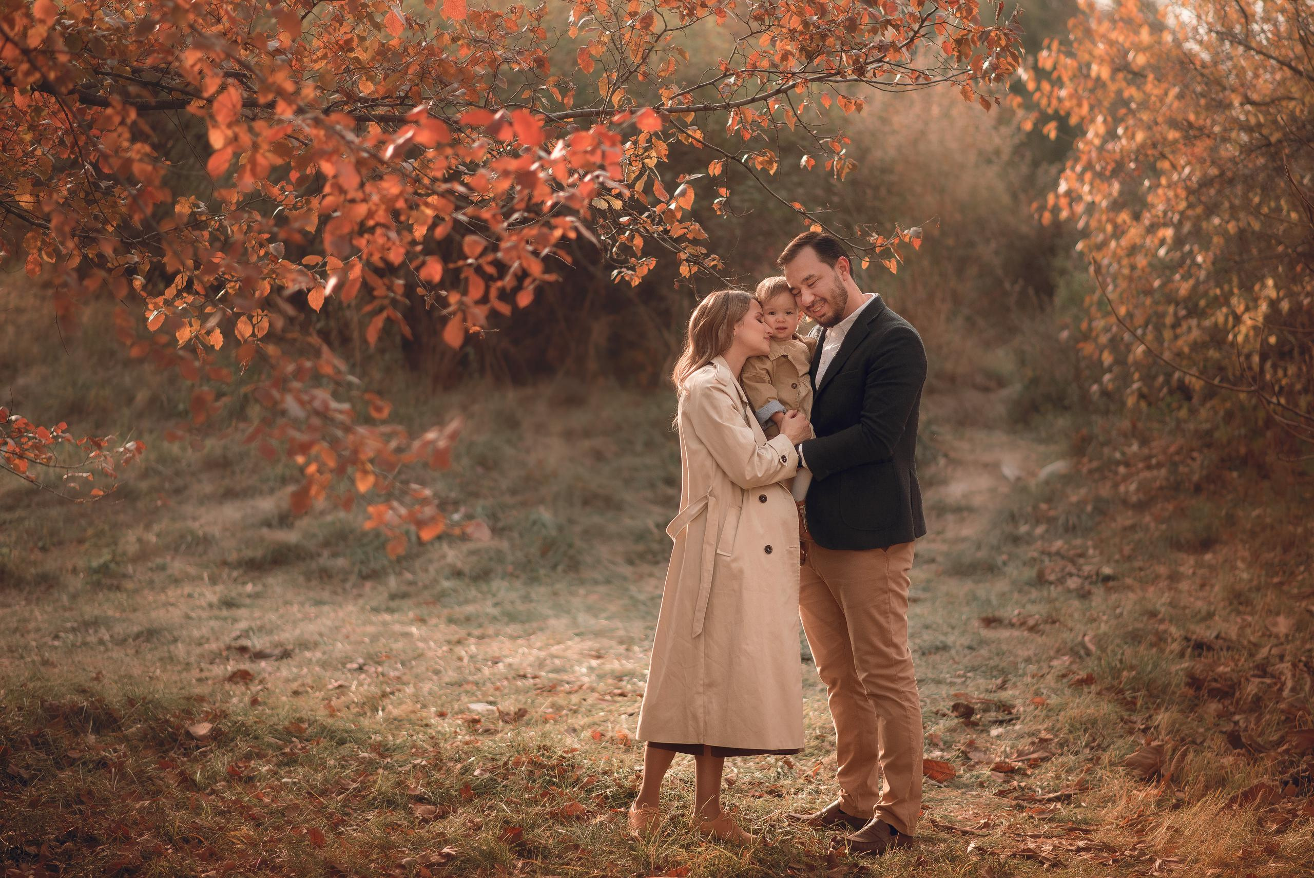 Семейная фотопрогулка в Алматы. Фотограф в Алматы Новгородская Мария