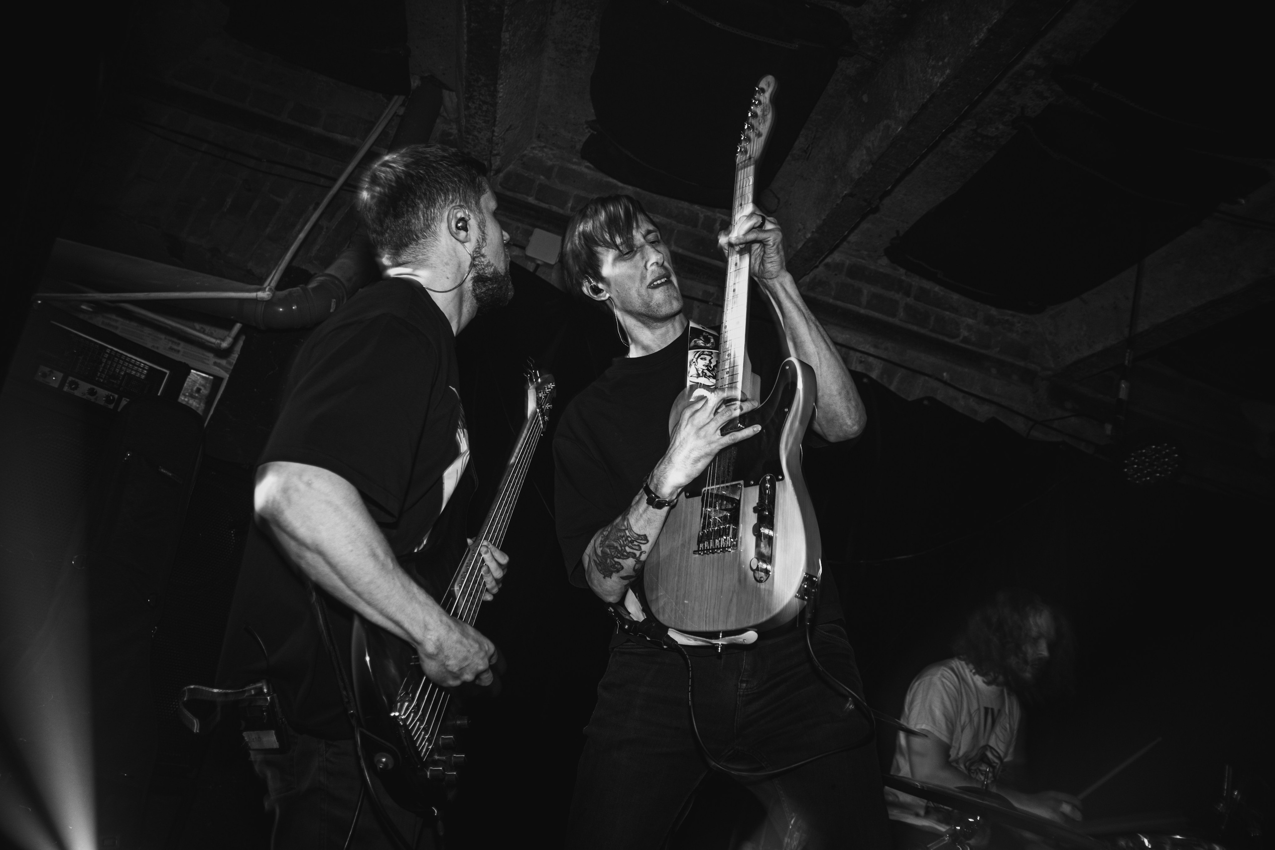 Laugar & Шумы Штормовых Широт & Пожары На Дальнем Севере 11.10.2025. Репортажный фотограф в Москве Legiodot