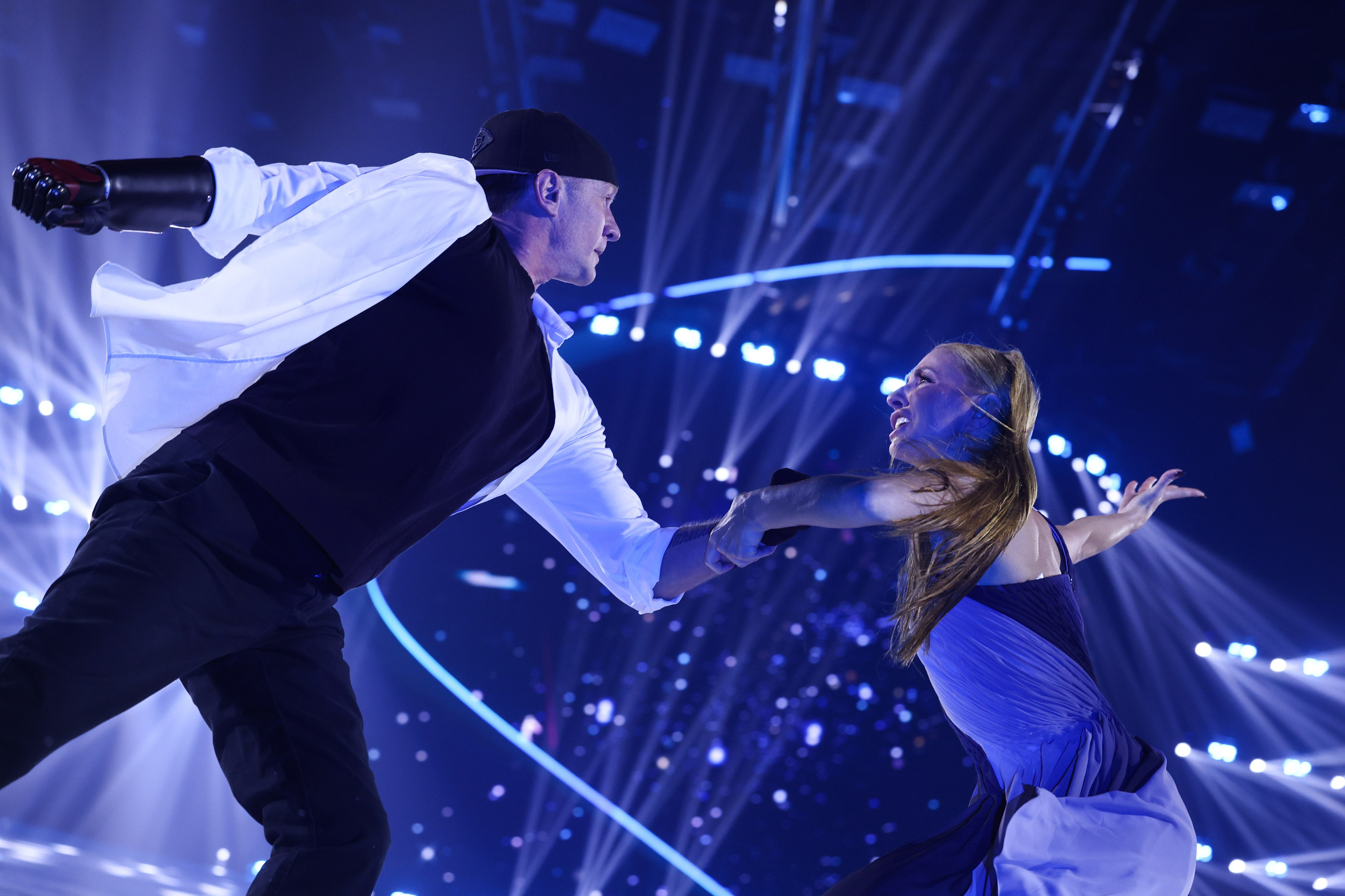 «Больше чем шоу» 14.11.2025. Спортивный и репортажный фотограф Антон Тереханов