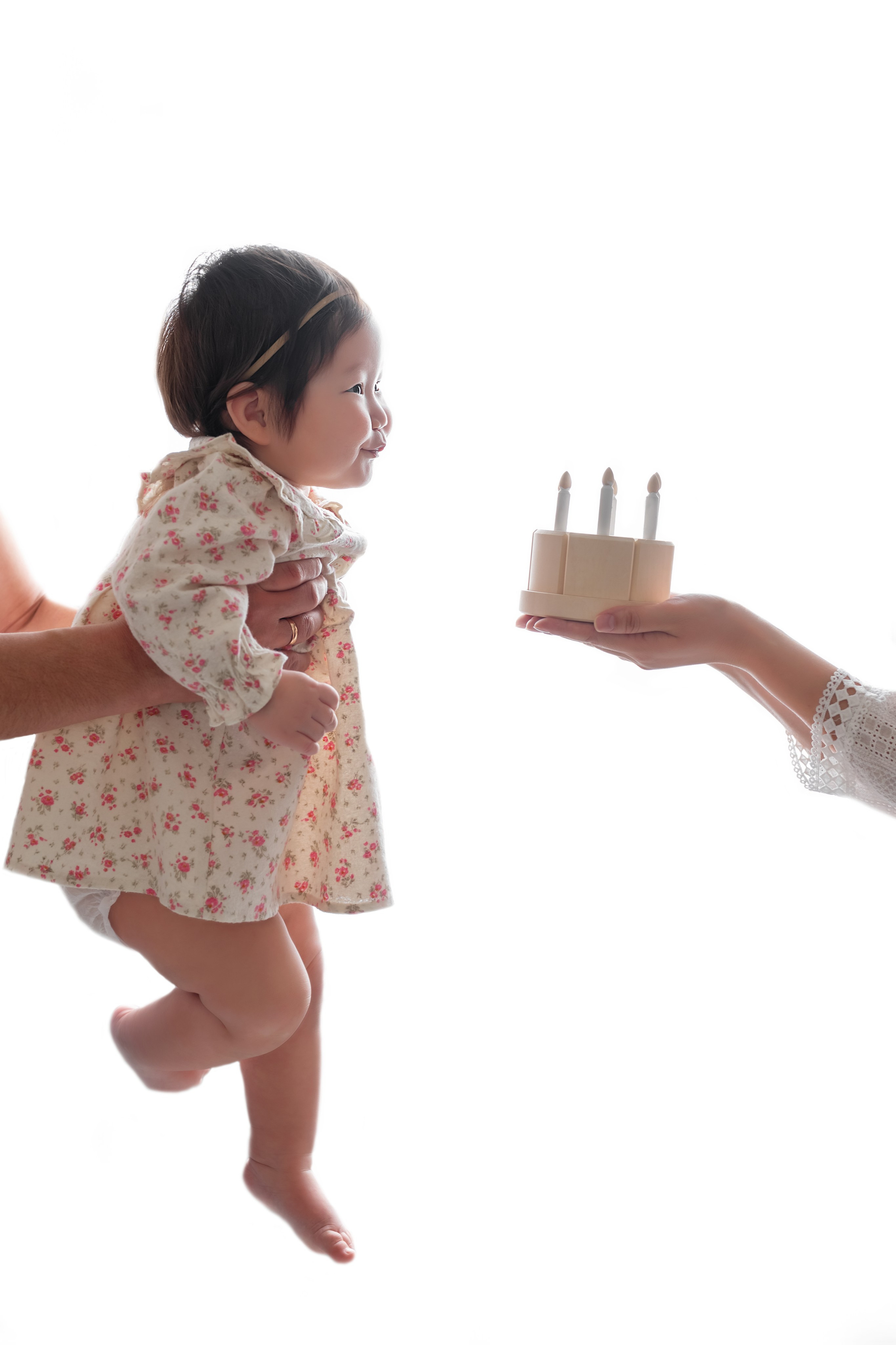 Алине 1 годик. Фотограф новорожденных в Норильске Виктория Шагалиева