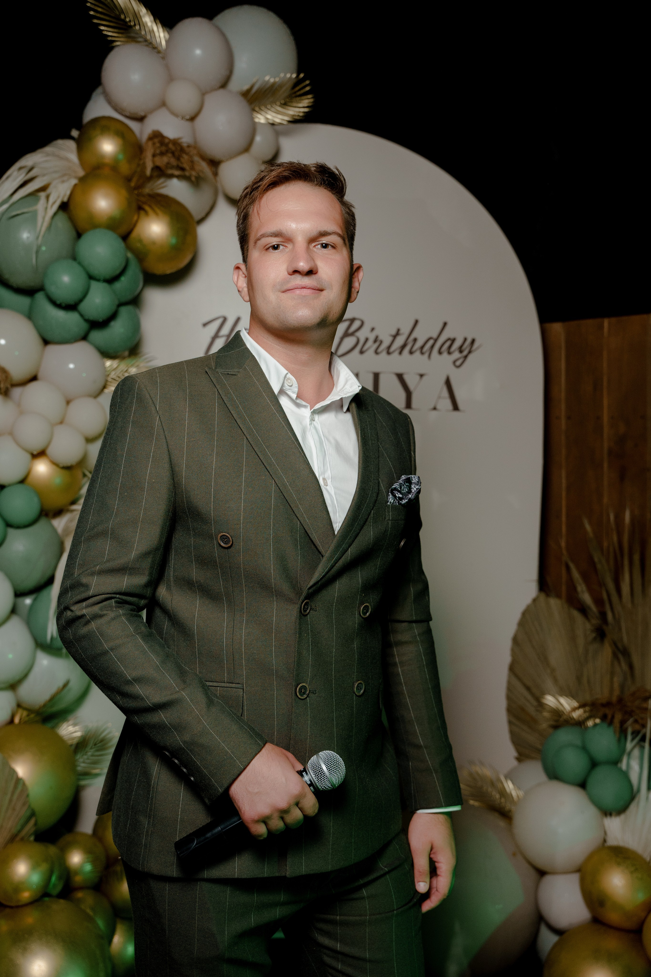 День рождения в шатре на водохранилище. Репортажный фотограф Москва Сергей Дружинин