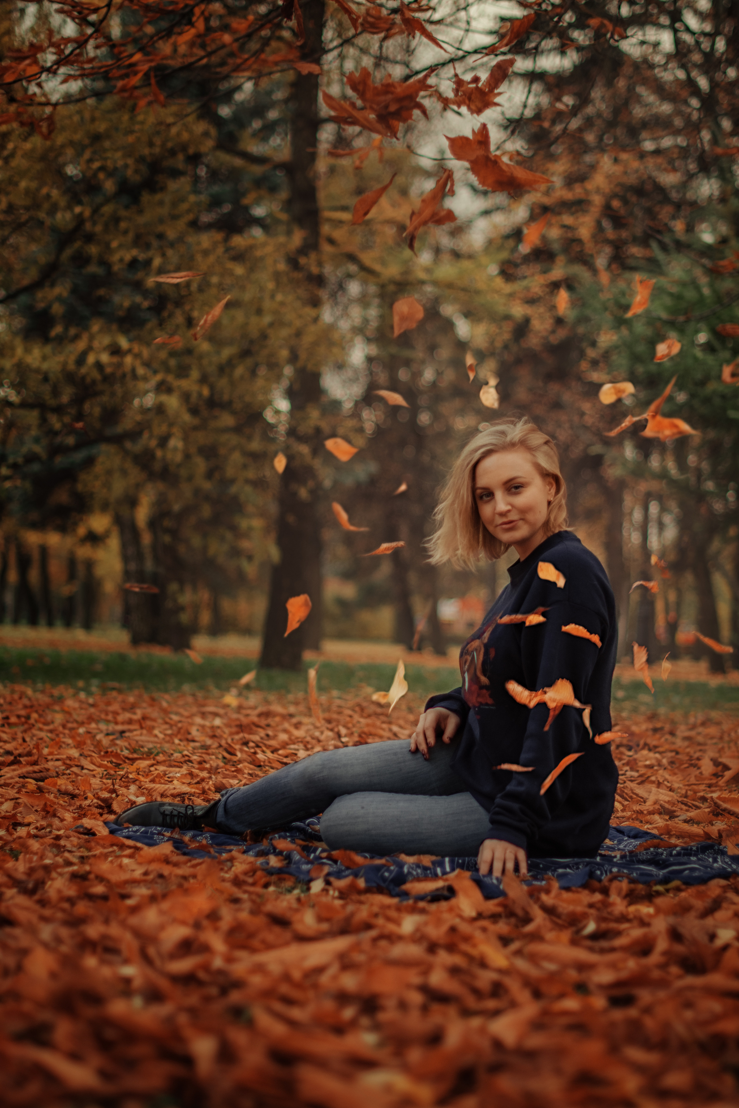 Натали и осень в парке. Фотограф Алиса Агафонова в Санкт-Петербурге